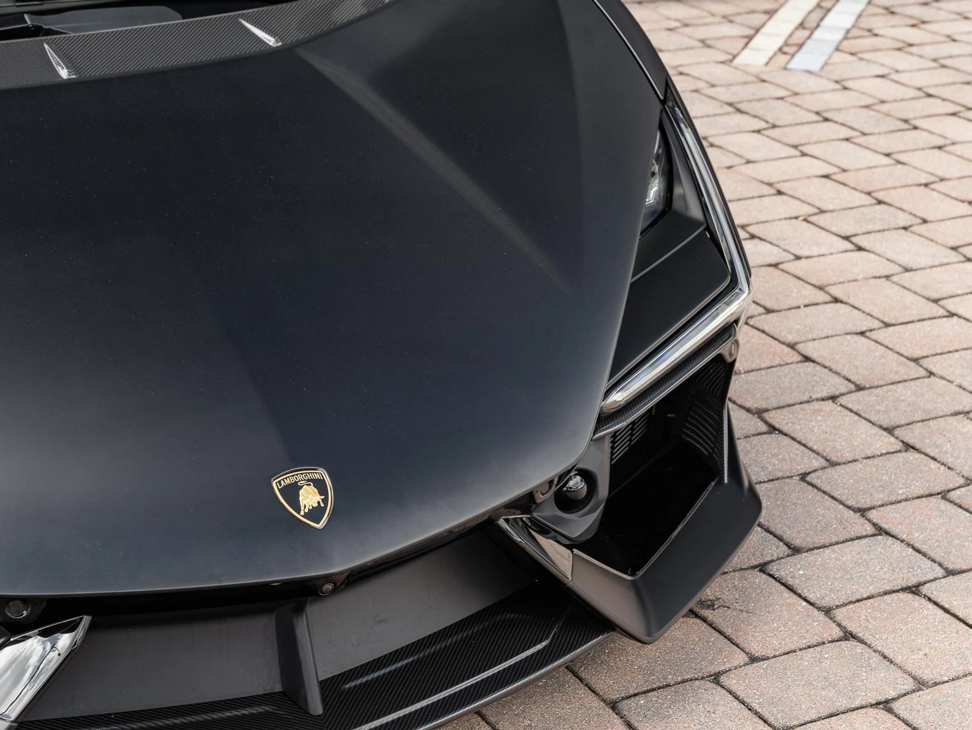 mph016_3322517709_Used_2024_Lamborghini_Revuelto_Coupe_1772801264_d854a54ce1