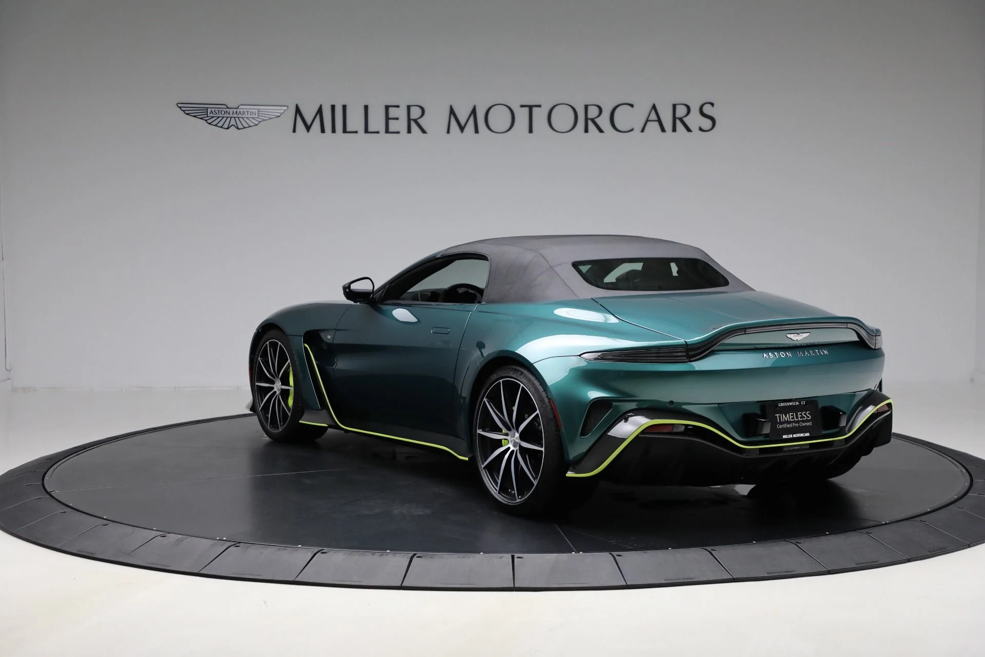 mph016_3324365955_Used_2023_Aston_Martin_Vantage_V12_060bcf6be9
