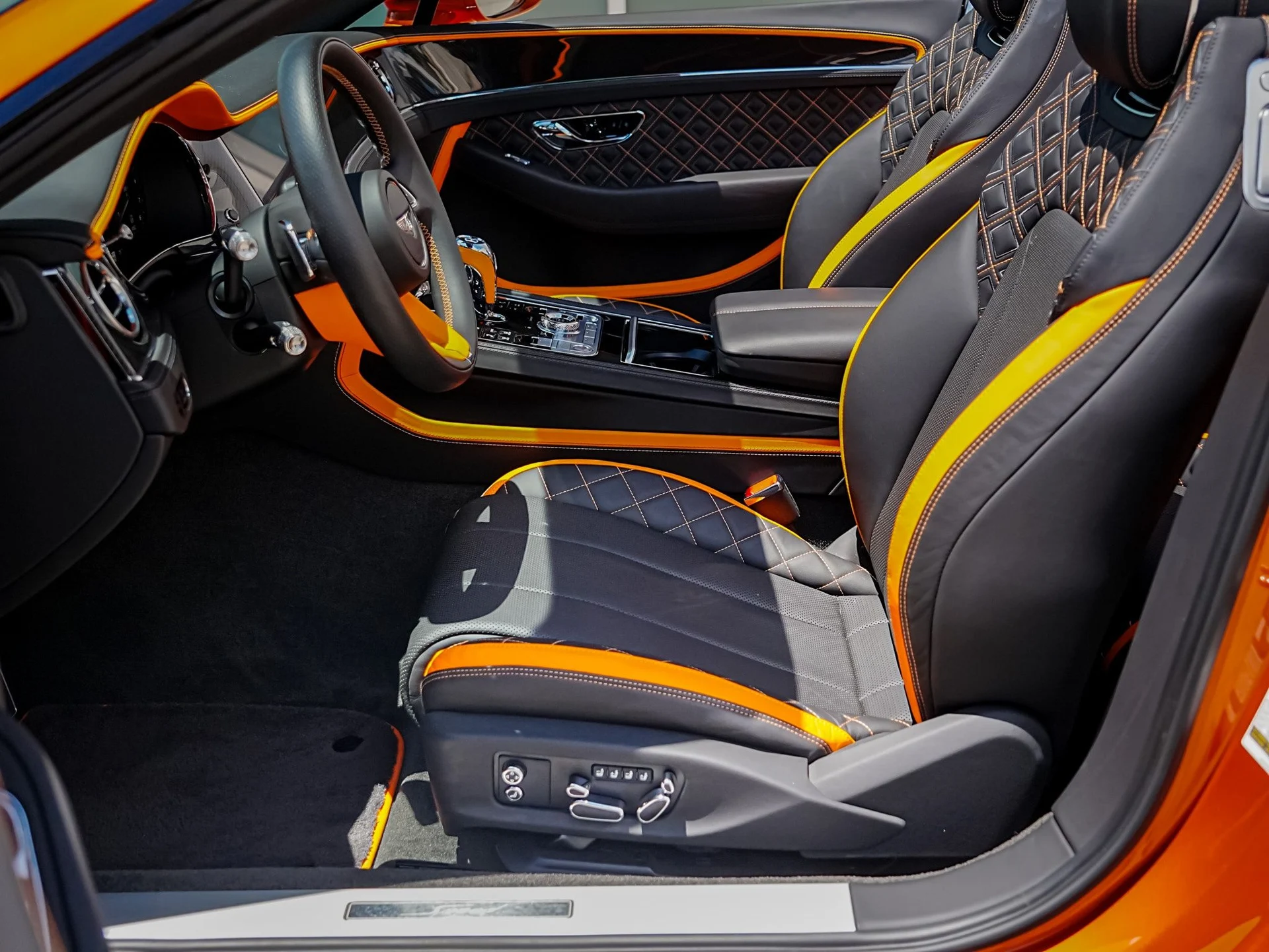 mph016_3329683615_Hi_Tech_Luxury_Imports_LLC_SCBDT_4_ZG_2_PC_008421_image_16_2e90a1f9f3