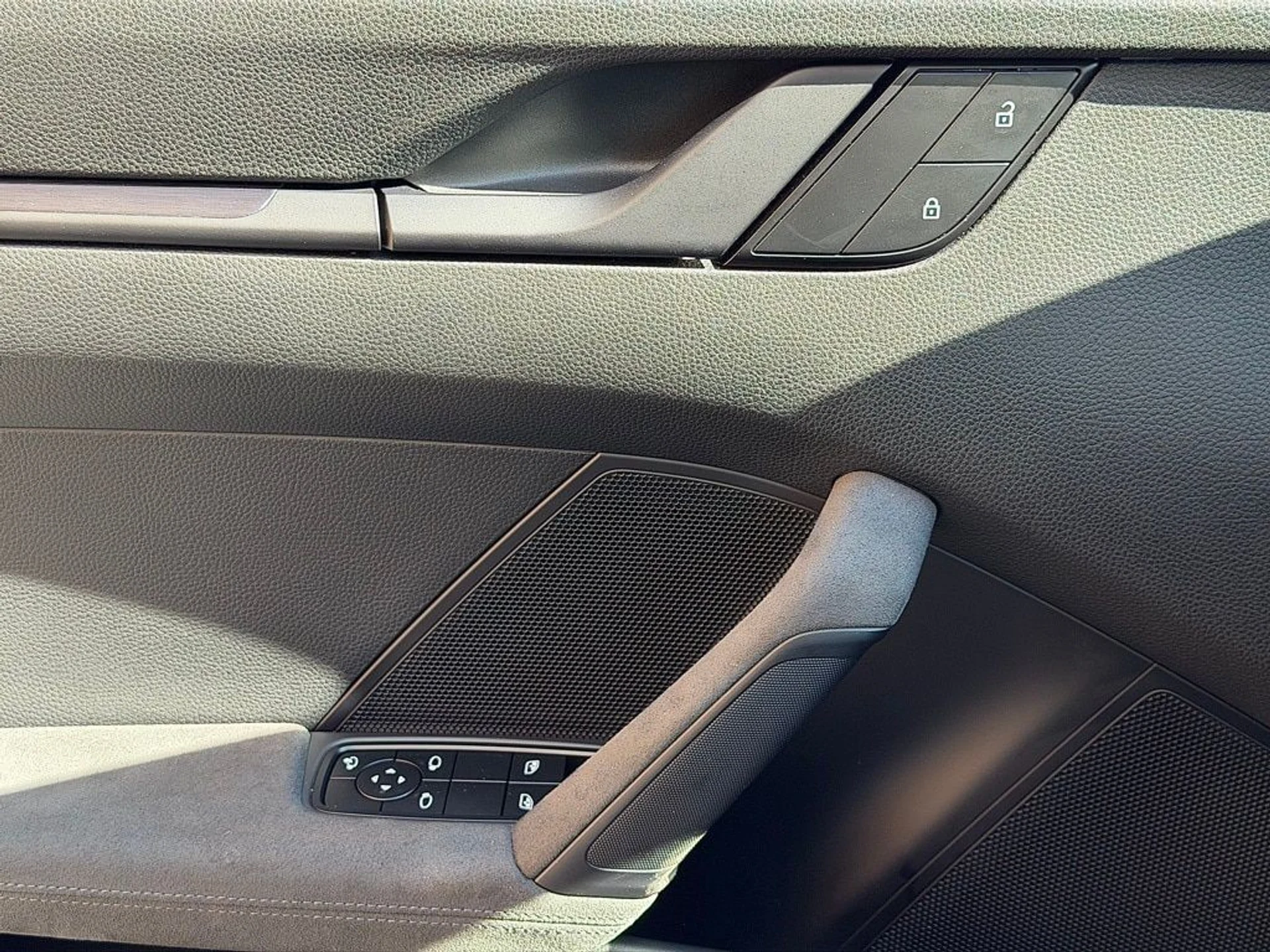 mph016_3333882107_cf5dba74f710e9bf7934faf60647d272x_172bdedfd4