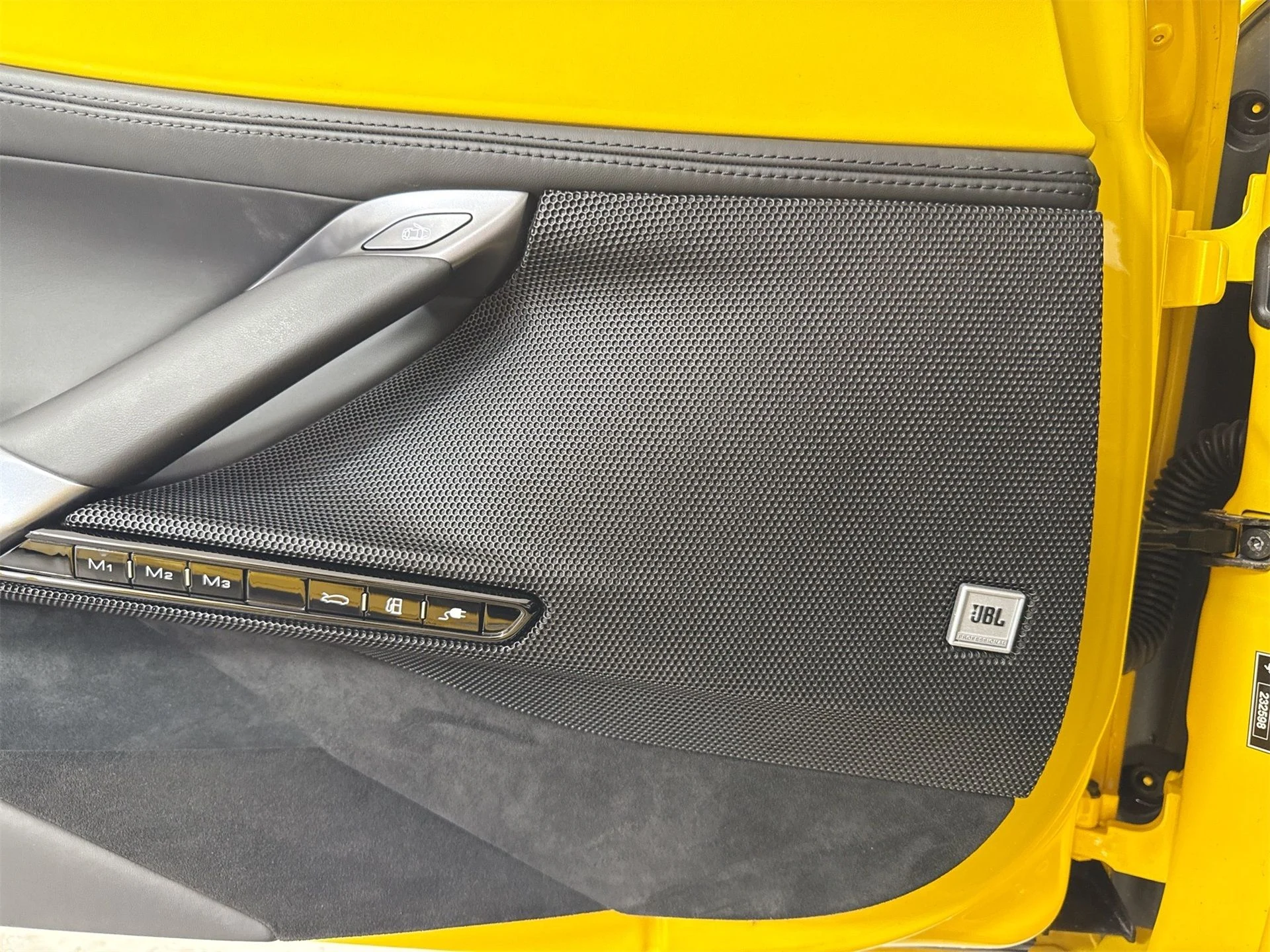 mph016_3339090295_a766eb84d1889761bf0b5807abf13521_4a228412c9