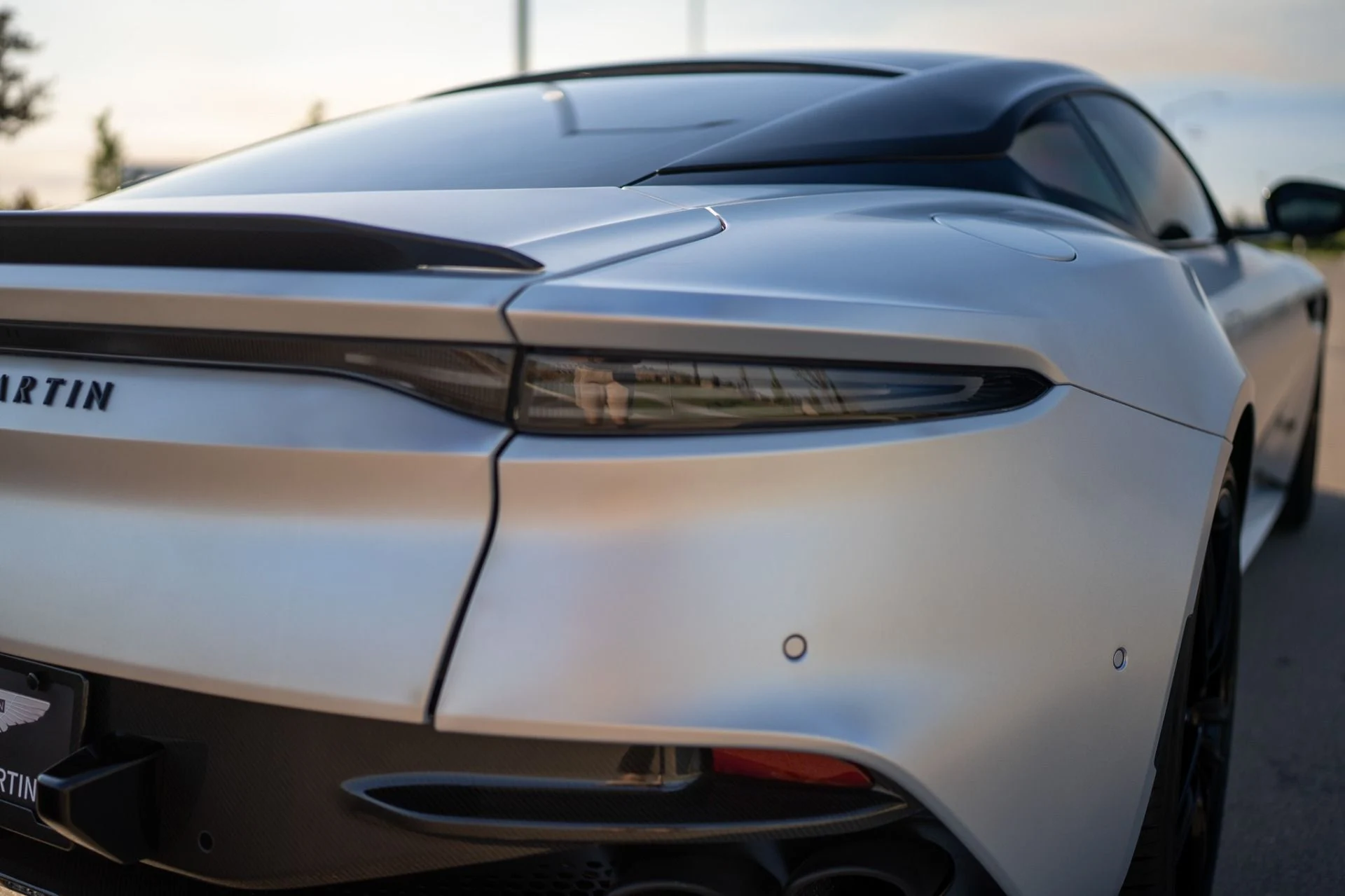 mph016_3347058121_Used_2020_Aston_Martin_DBS_Superleggera_1782927184_21b45bd4c0