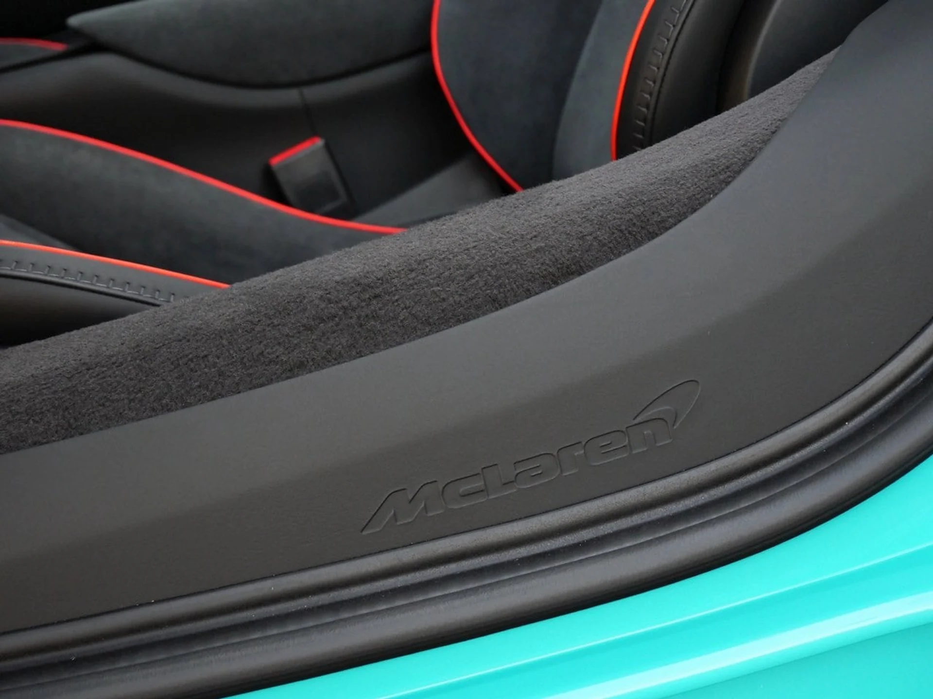 mph016_3347632811_52286a3e7f8b4860bce0d401d4913d00x_4d54e1a176