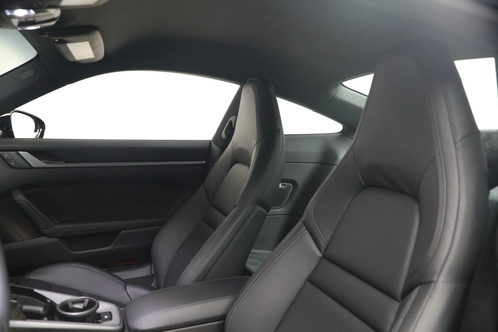 mph016_334795199_Used_2025_Porsche_911_Carrera_1776712574_0b3e8f83a5