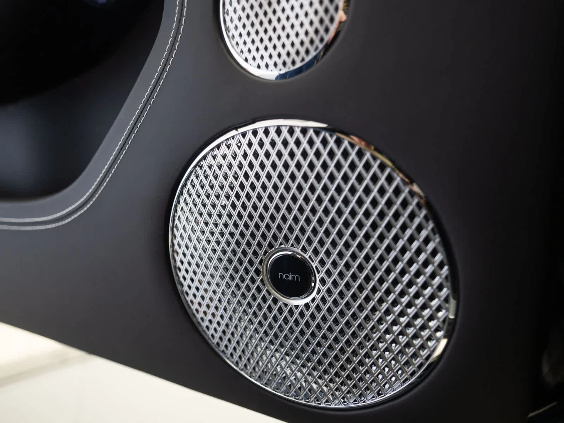 mph016_3348081704_c6a37d2f40b7746d8d1fa331283d651ex_b797f541ef