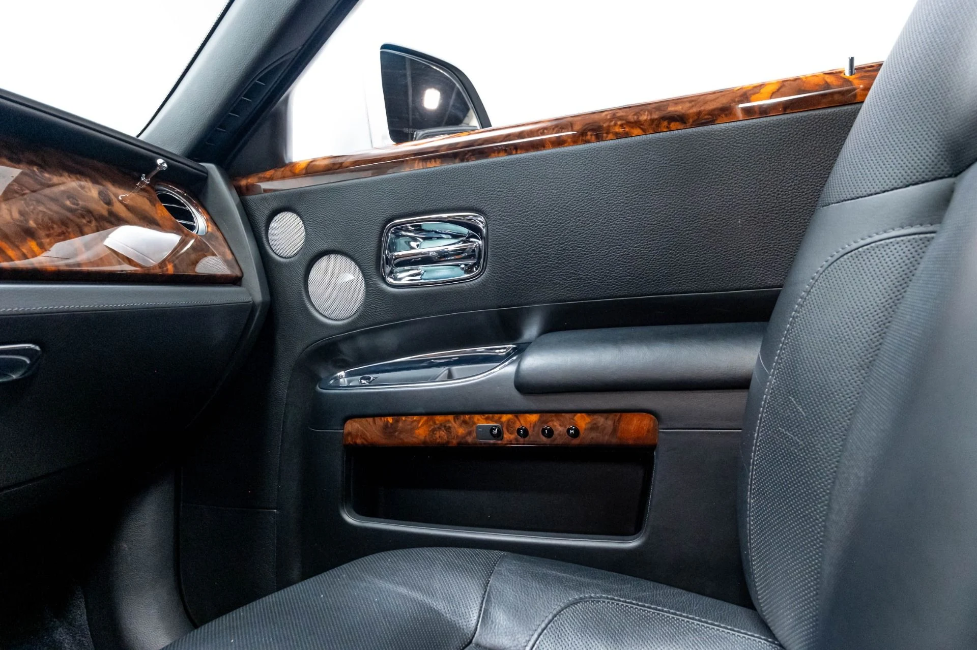 mph016_3350422883_Used_2012_Rolls_Royce_Ghost_1778014944_aa893a45d9
