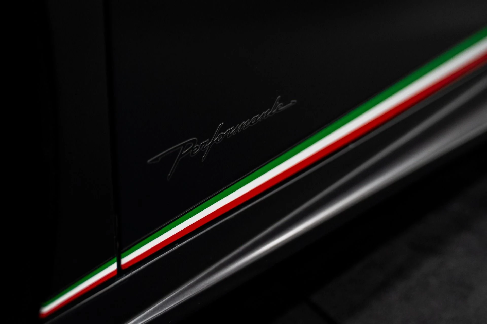 mph016_3354248517_Used_2018_Lamborghini_Huracan_LP_640_4_Performante_Ad_Personam_Paint_and_Interior_Massive_Sticker_1769178126_de271e681a