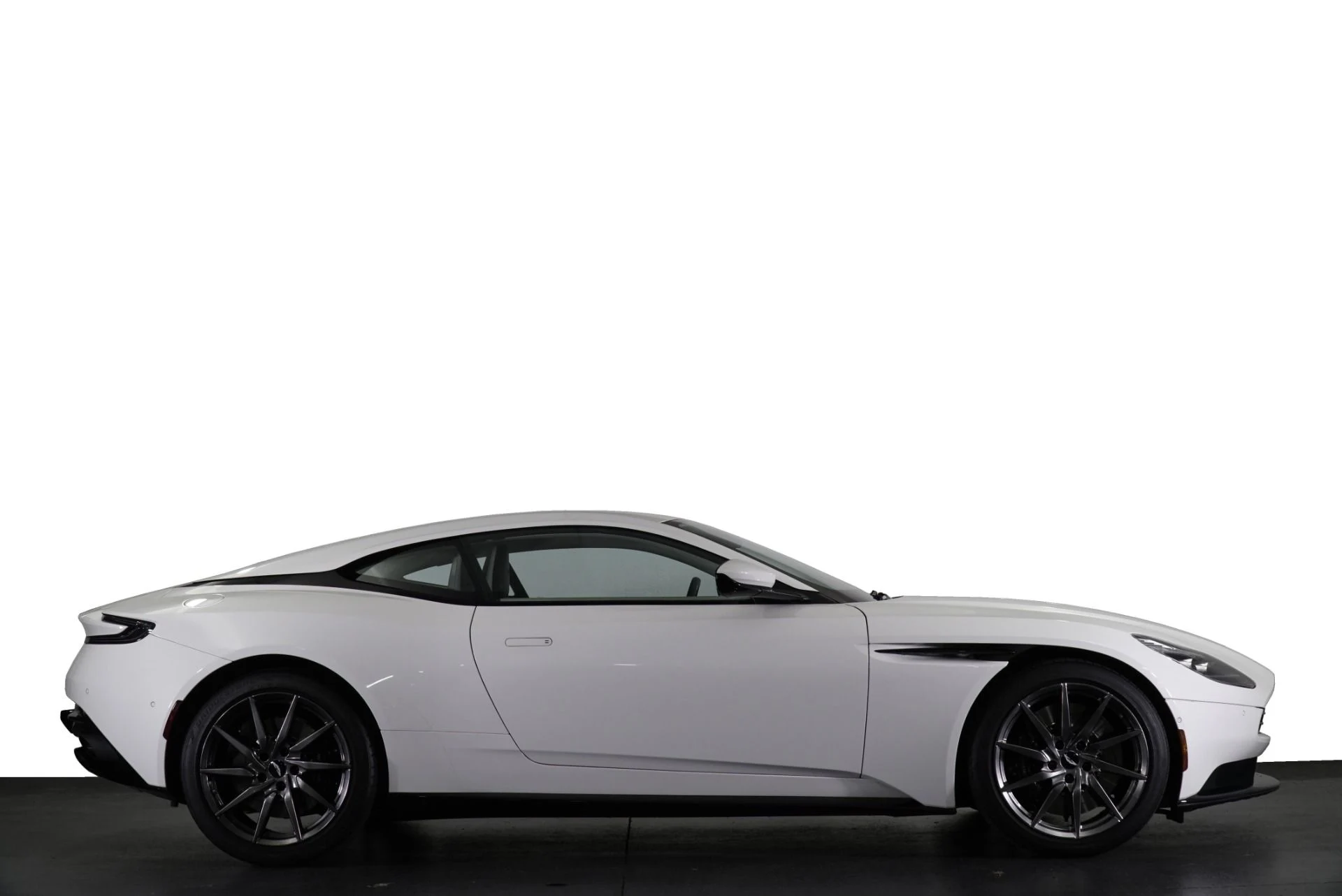 mph016_3355022040_Used_2018_Aston_Martin_DB_11_1764361544_be31447bba