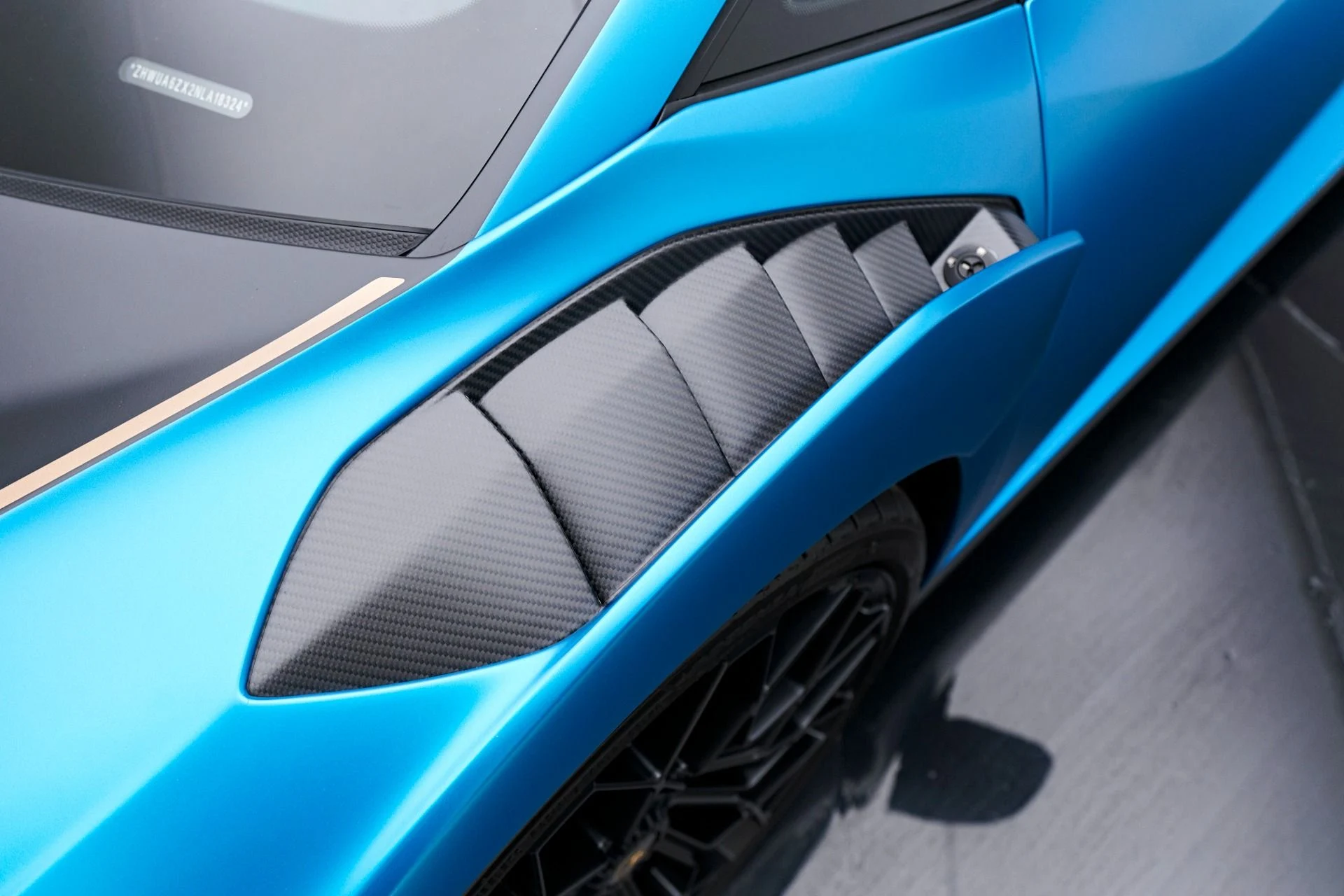 mph016_3355564087_Used_2022_Lamborghini_Huracan_STO_Base_1732754503_7deab76494