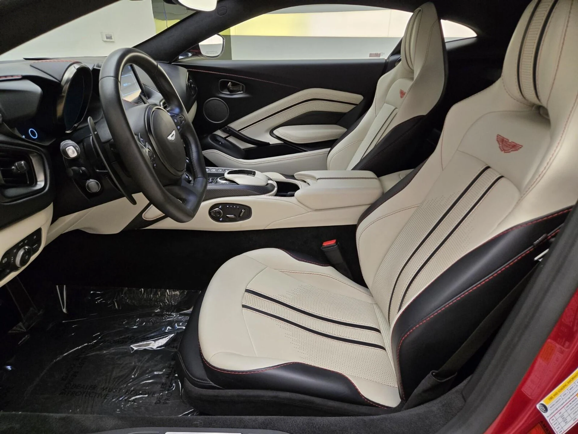 mph016_3357166042_Used_2023_Aston_Martin_Vantage_1784266990_503388bdd2