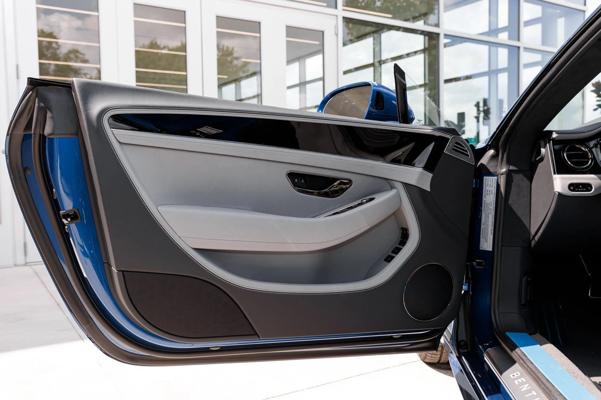 mph016_3378068448_cc870305edd1bbacffbab6ca34008251x_c2f3959fdc