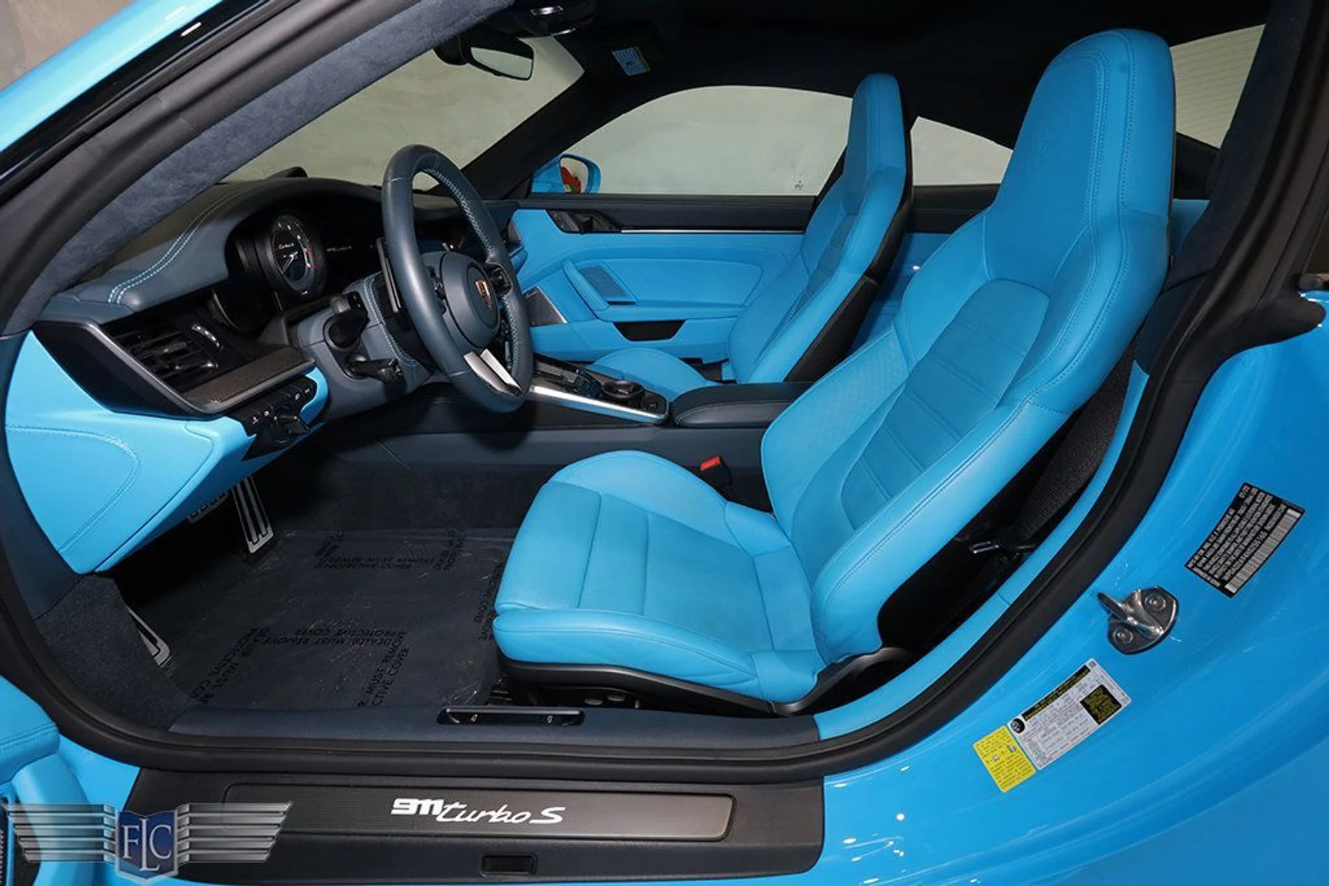 mph016_3378887872_used_2022_porsche_911_turboscoupe_9689_23016612_17_1024_93cc2a3587