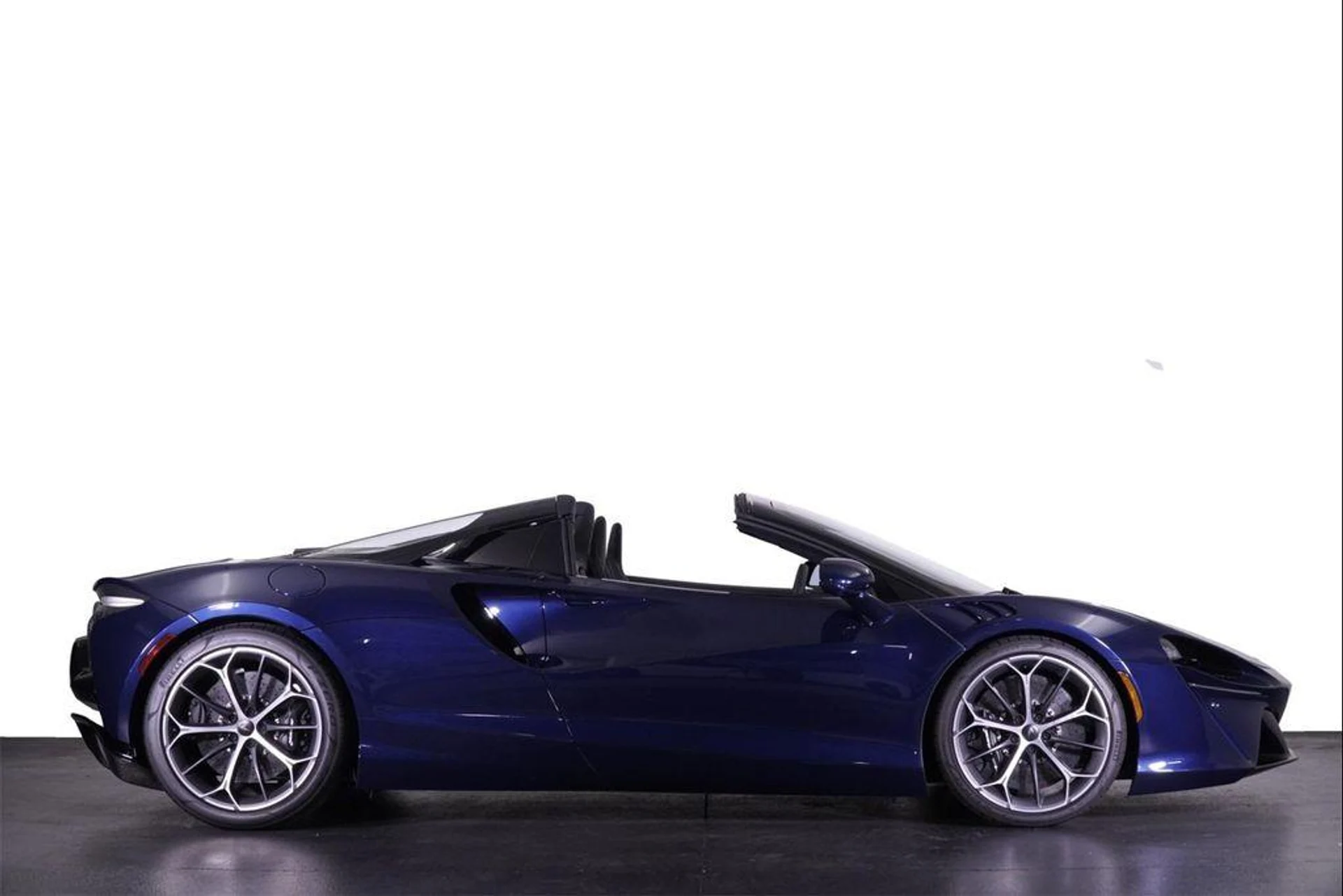 mph016_338484055_f_Tgz_W_Cjc_UR_Fb3_S1i2_DBV_Ombr_Wp_E_843aa3fa0a