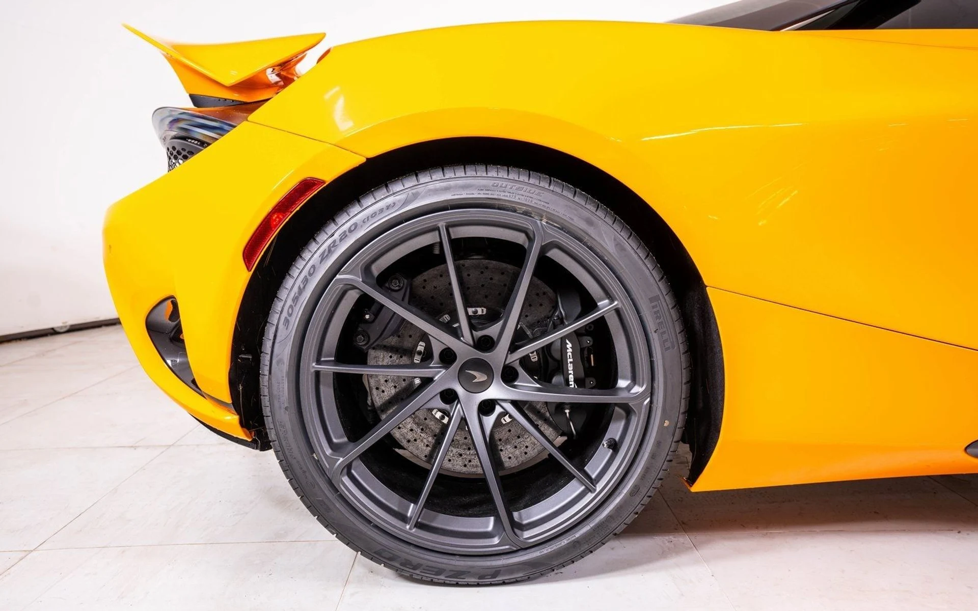 mph016_3385674904_8e4fc6b75db587e85871934cbf8f950dx_652e80fde9