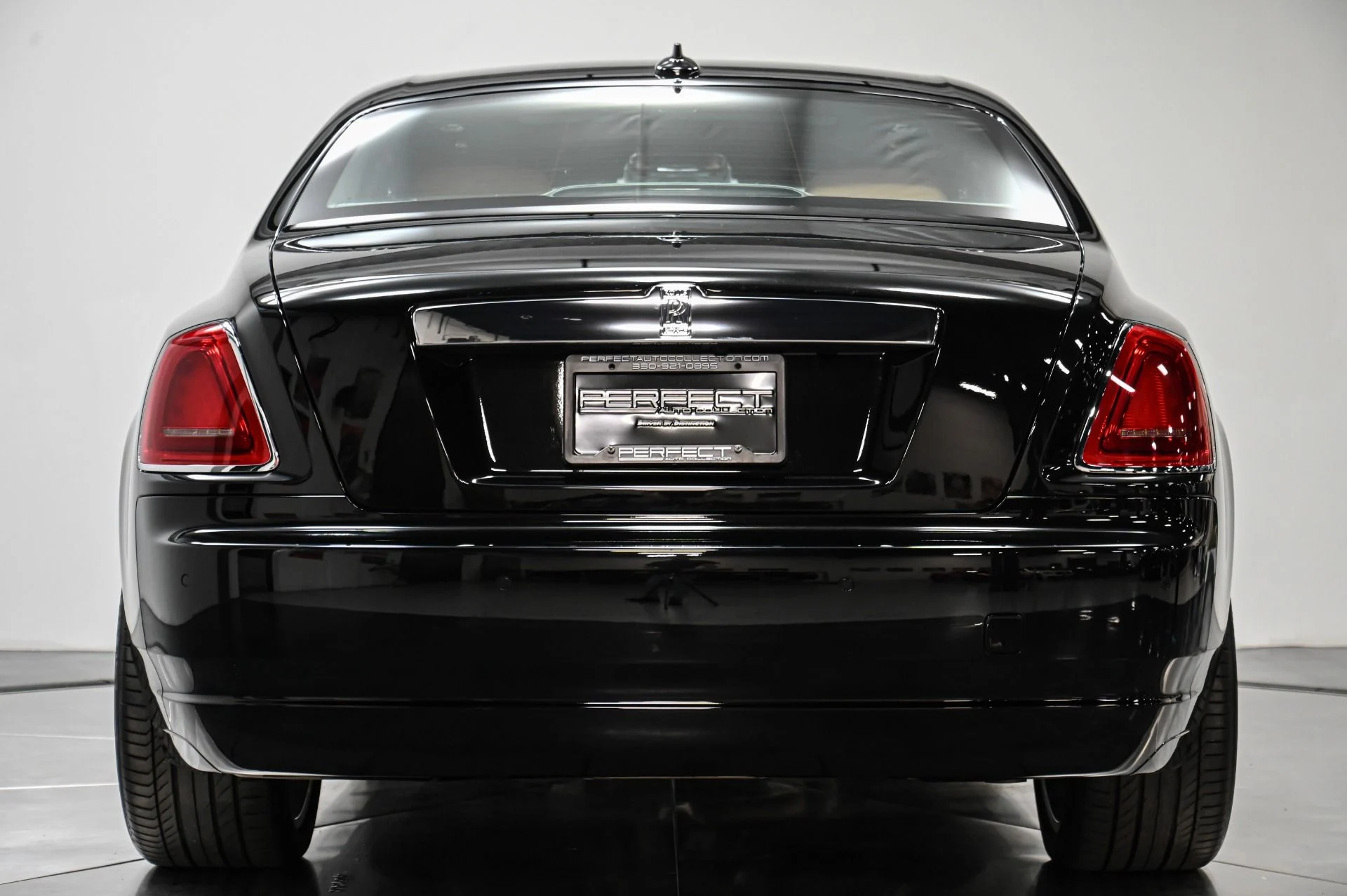 mph016_3386360517_Used_2015_Rolls_Royce_Ghost_Base_1723921602_b288200237