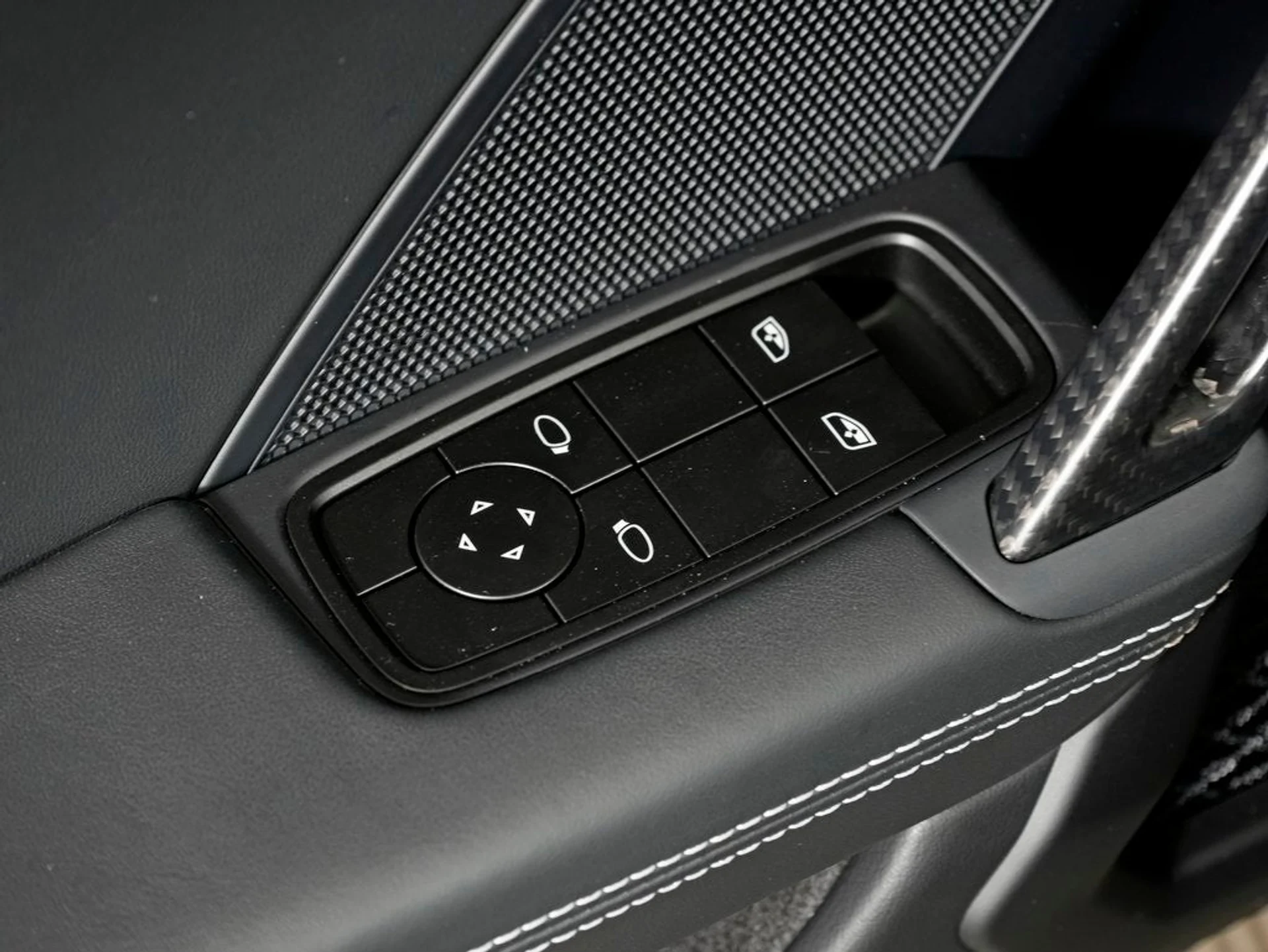 mph016_3386884151_17_3fec31e1c5