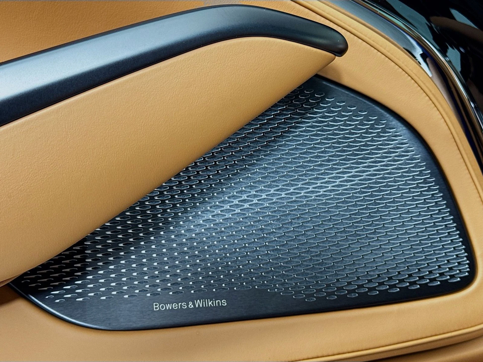 mph016_3395573938_594d460d868a95329212155ff3497967x_77c14152e1