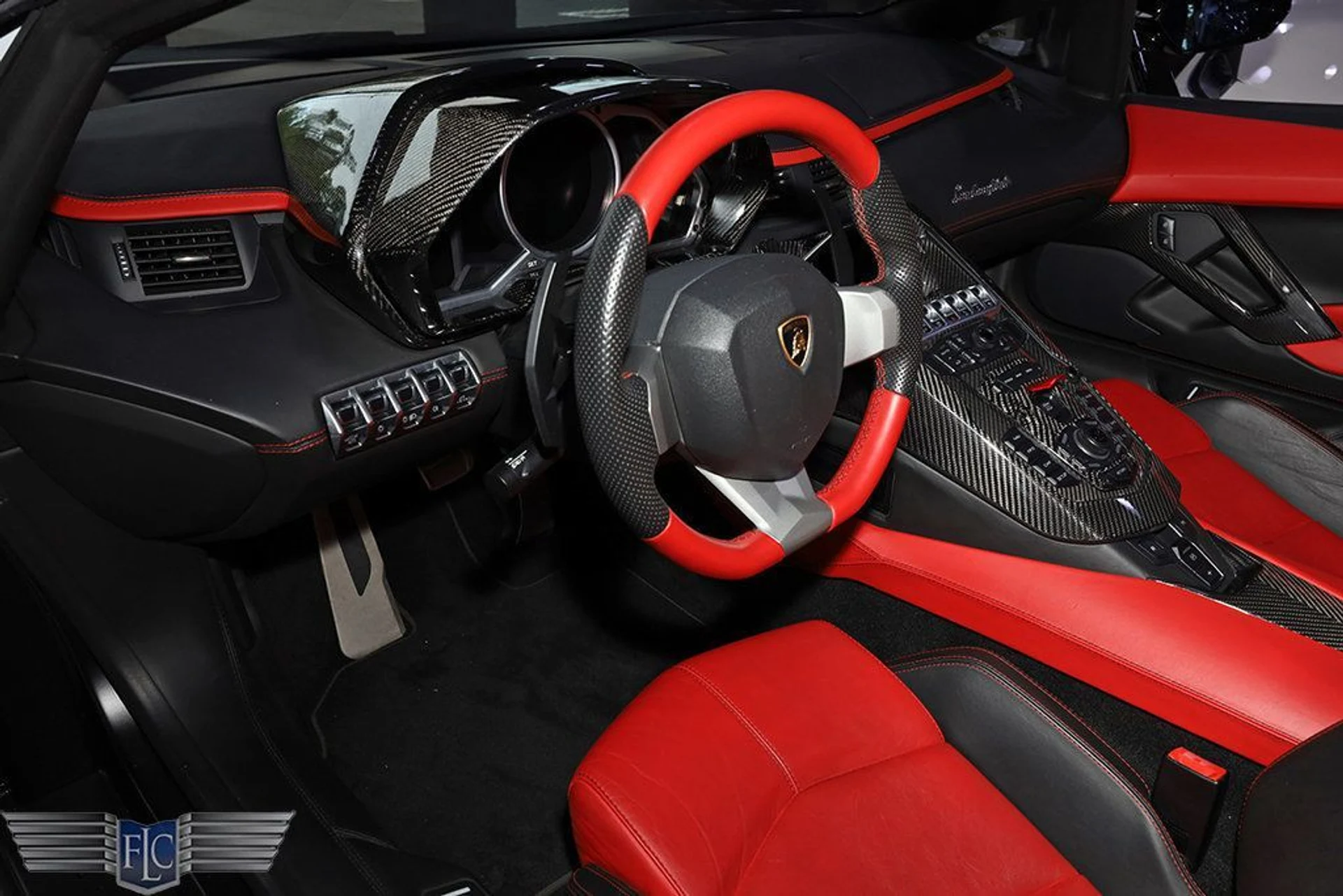 mph016_3407154568_used_2016_lamborghini_aventador_lp7004roadster_6305_22879451_17_1024_b5b37884ee