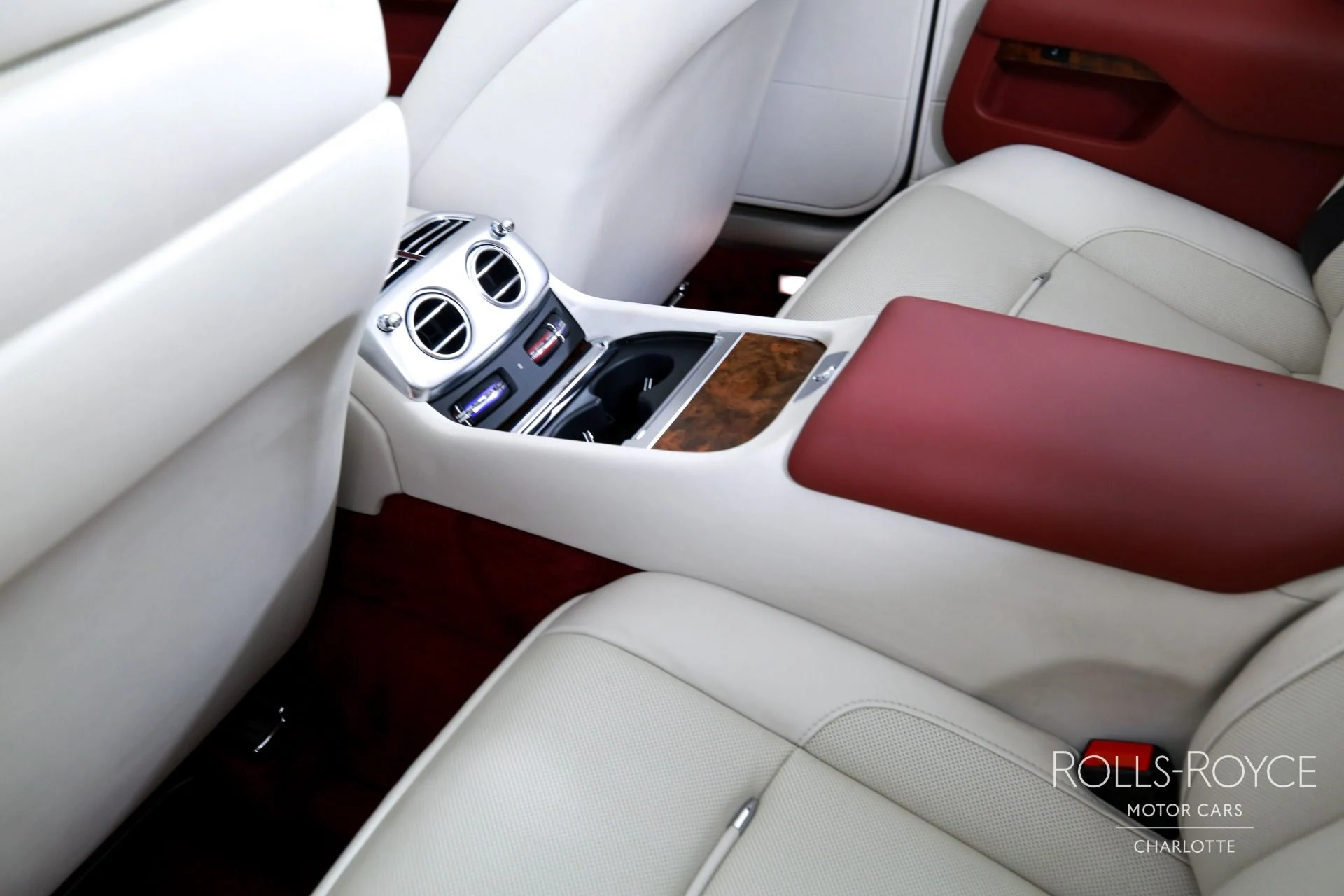 mph016_3410784826_Used_2020_Rolls_Royce_Dawn_1775592549_c90640a3d6