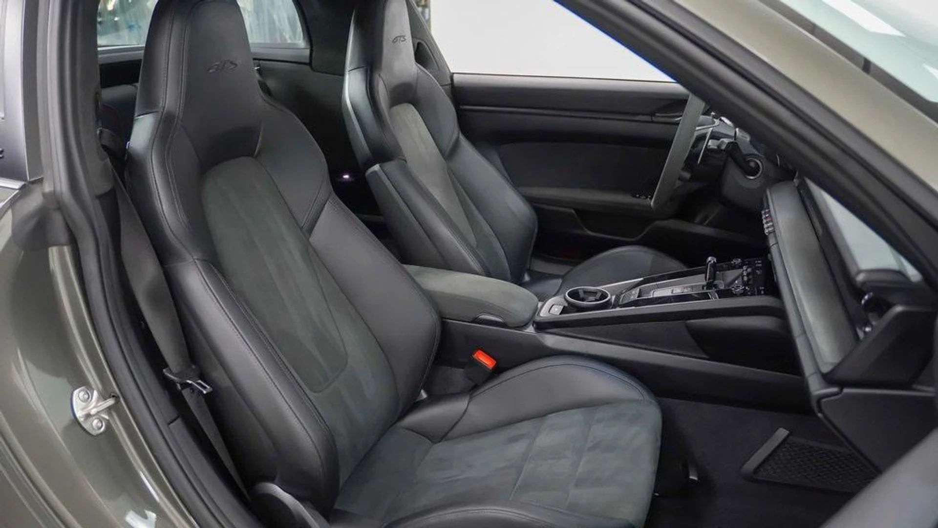 mph016_3411361691_pf_W_Ls46_Tx_T_Ajvxbxv60_Hy7x_Rs6_U_5d62d0d638