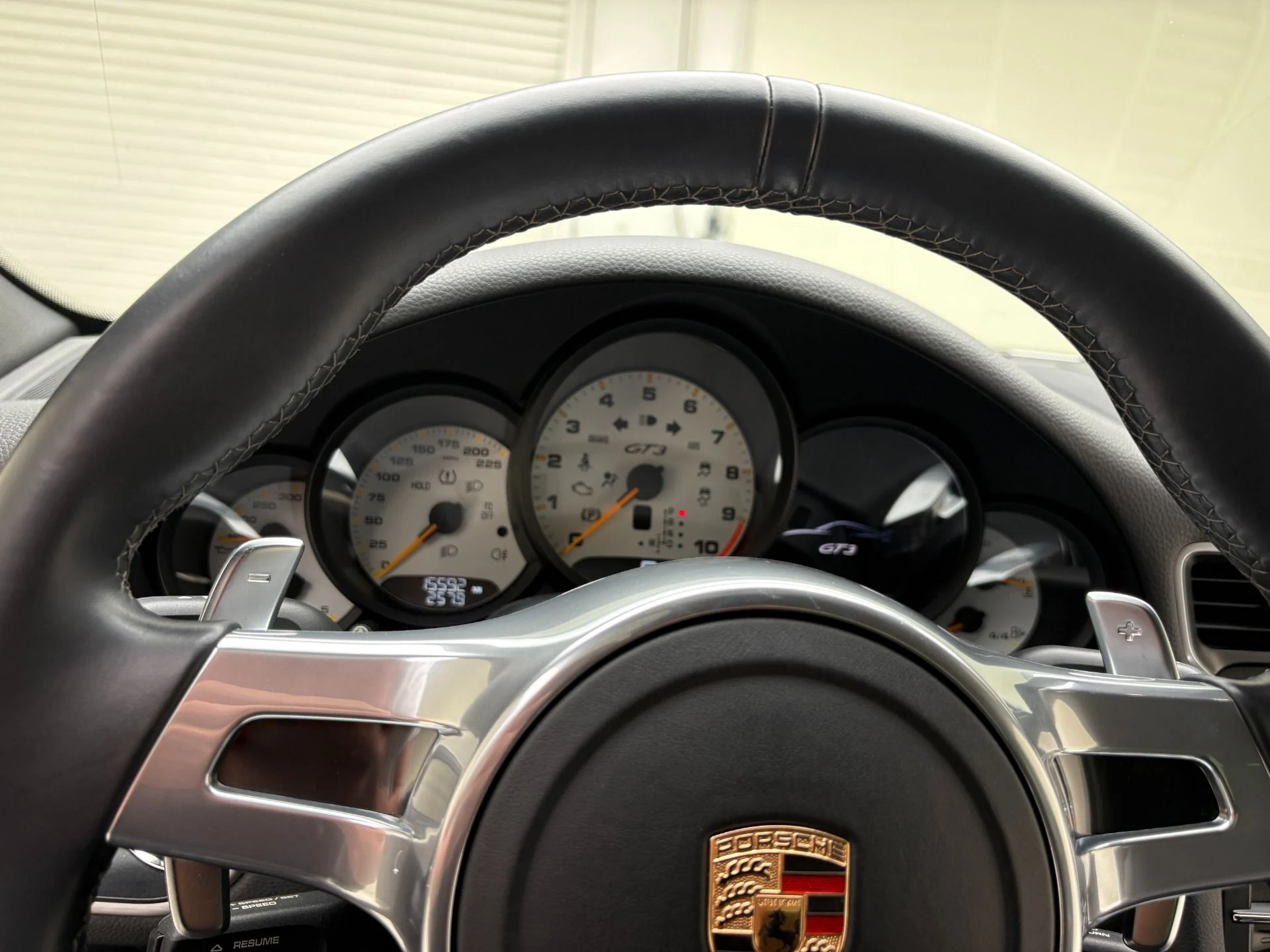 mph016_3414557109_Used_2015_Porsche_911_GT_3_1777923562_6c8f7b6da9