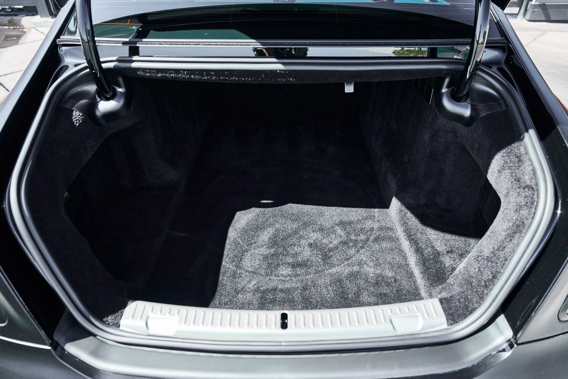 mph016_3422820012_Used_2024_Rolls_Royce_Ghost_Base_1773701365_d0f1e71c60