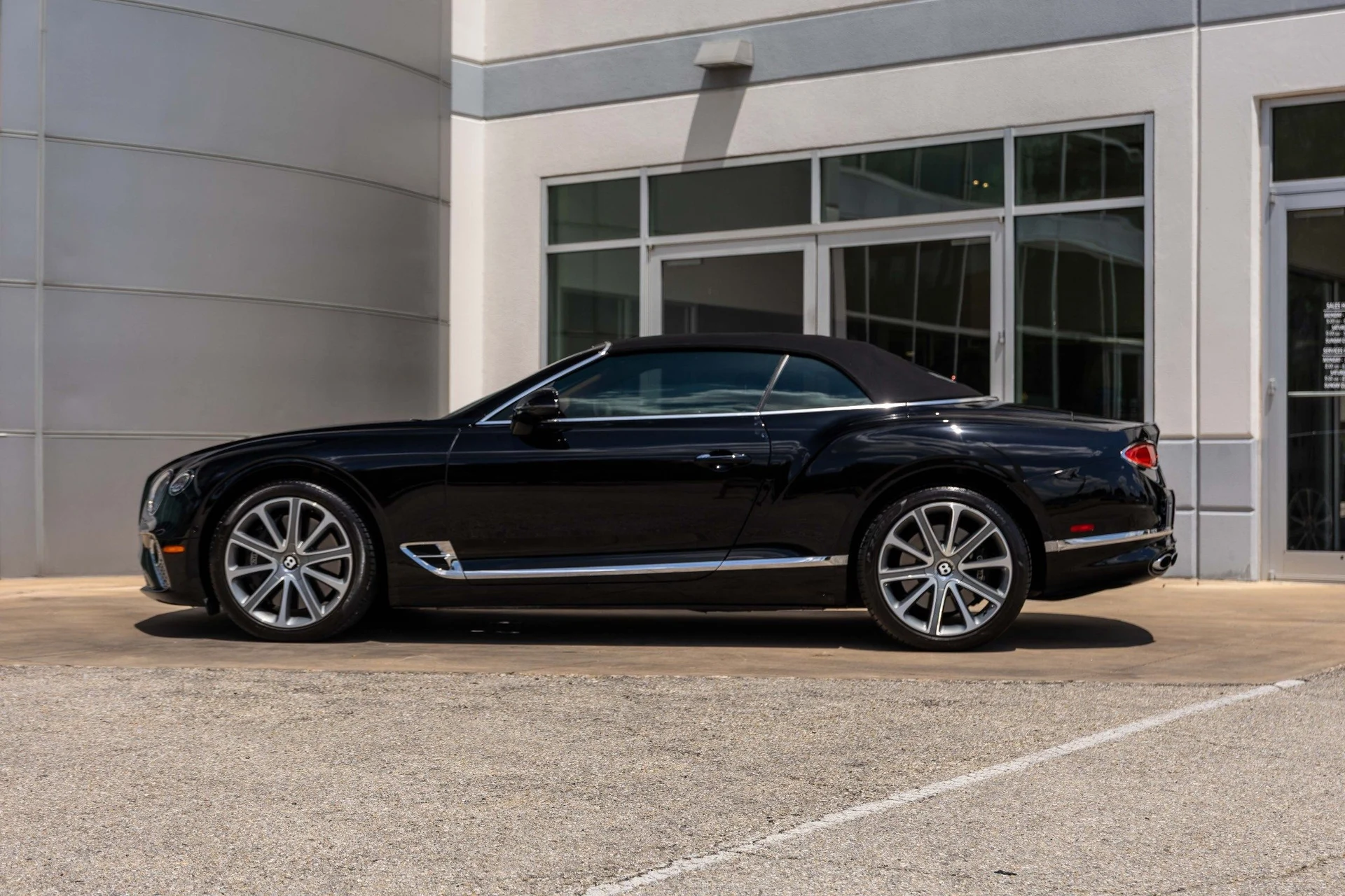 mph016_3433287572_Hi_Tech_Luxury_Imports_LLC_SCBDG_4_ZG_6_NC_091269_image_16_935b39fa96
