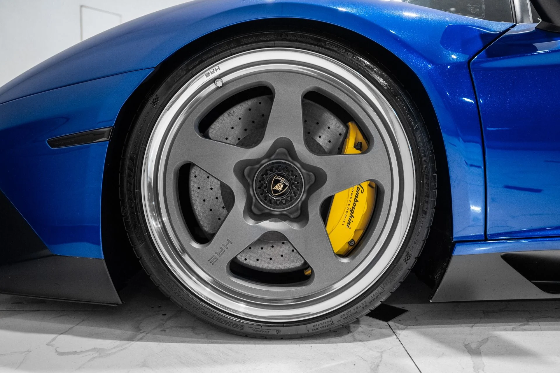 mph016_3436446247_Used_2016_Lamborghini_Aventador_LP_750_4_SV_Coupe_1783114458_2d438ae69a