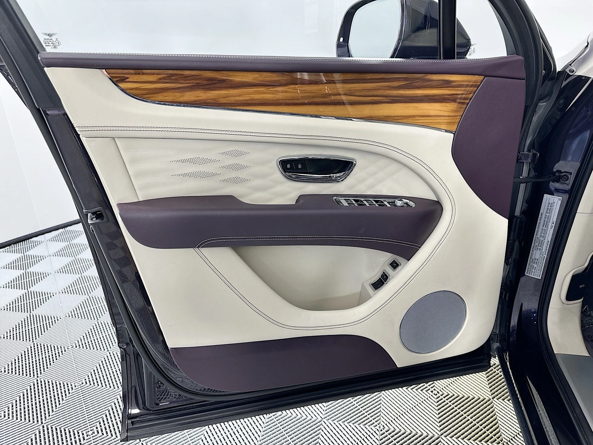 mph016_3455094739_17_0adb7f8e54