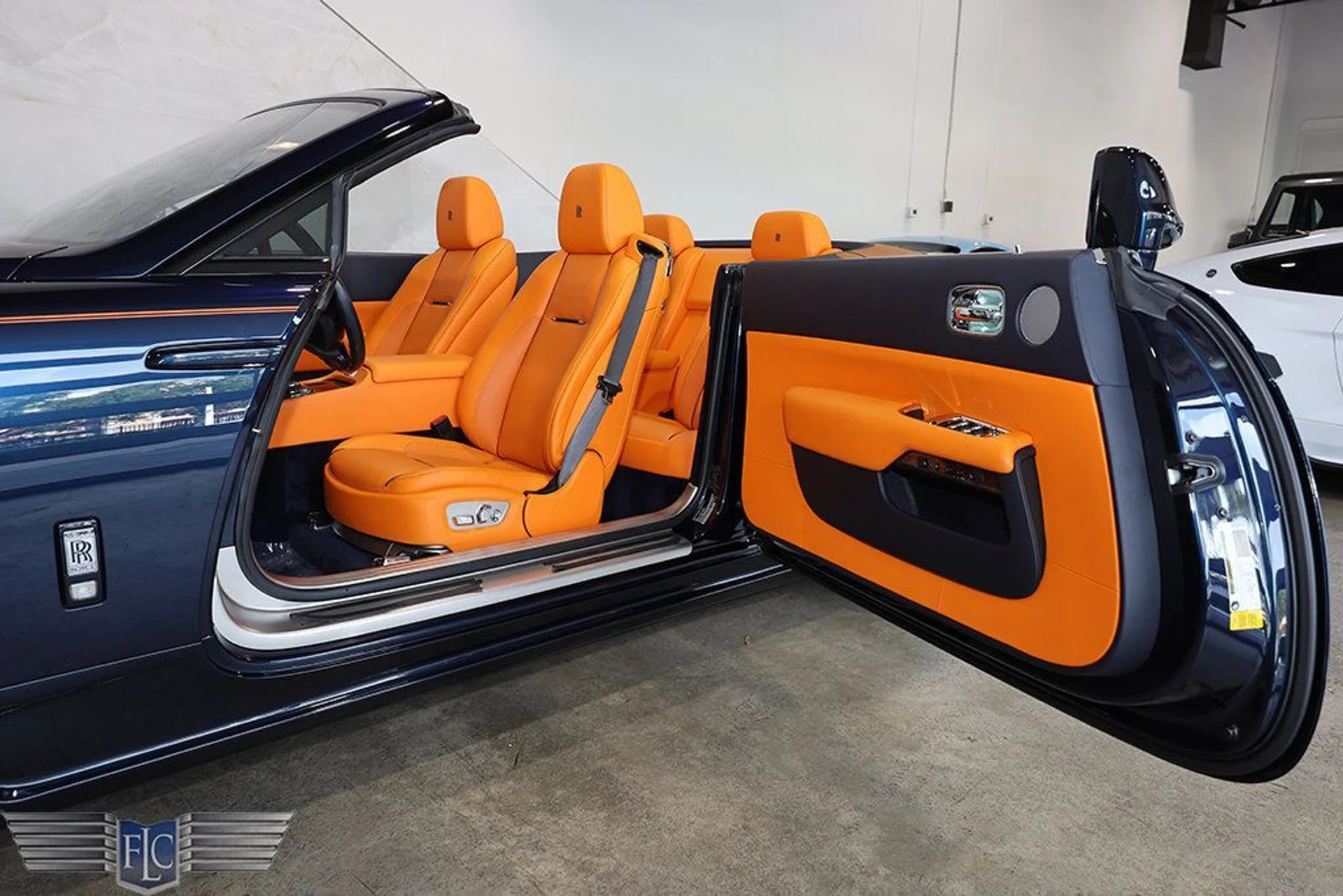 mph016_3463680535_used_2017_rolls_royce_dawn_convertible_9689_22999334_17_1024_b9baac1133