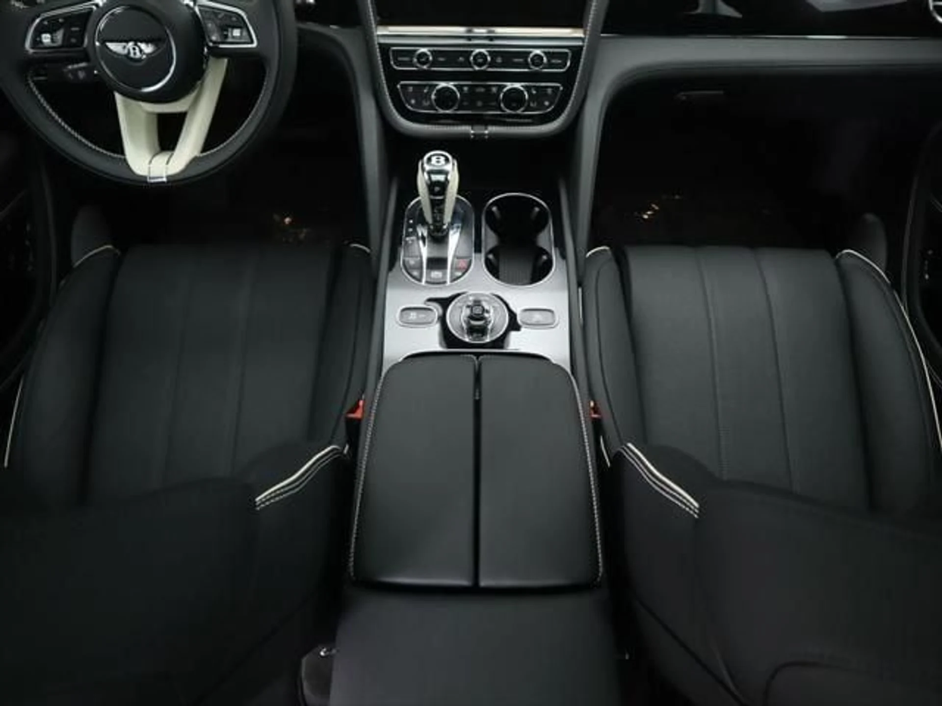 mph016_3469167688_used_2025_bentley_bentayga_ewb_v8awd_8119_23022887_17_640_494c9009a2