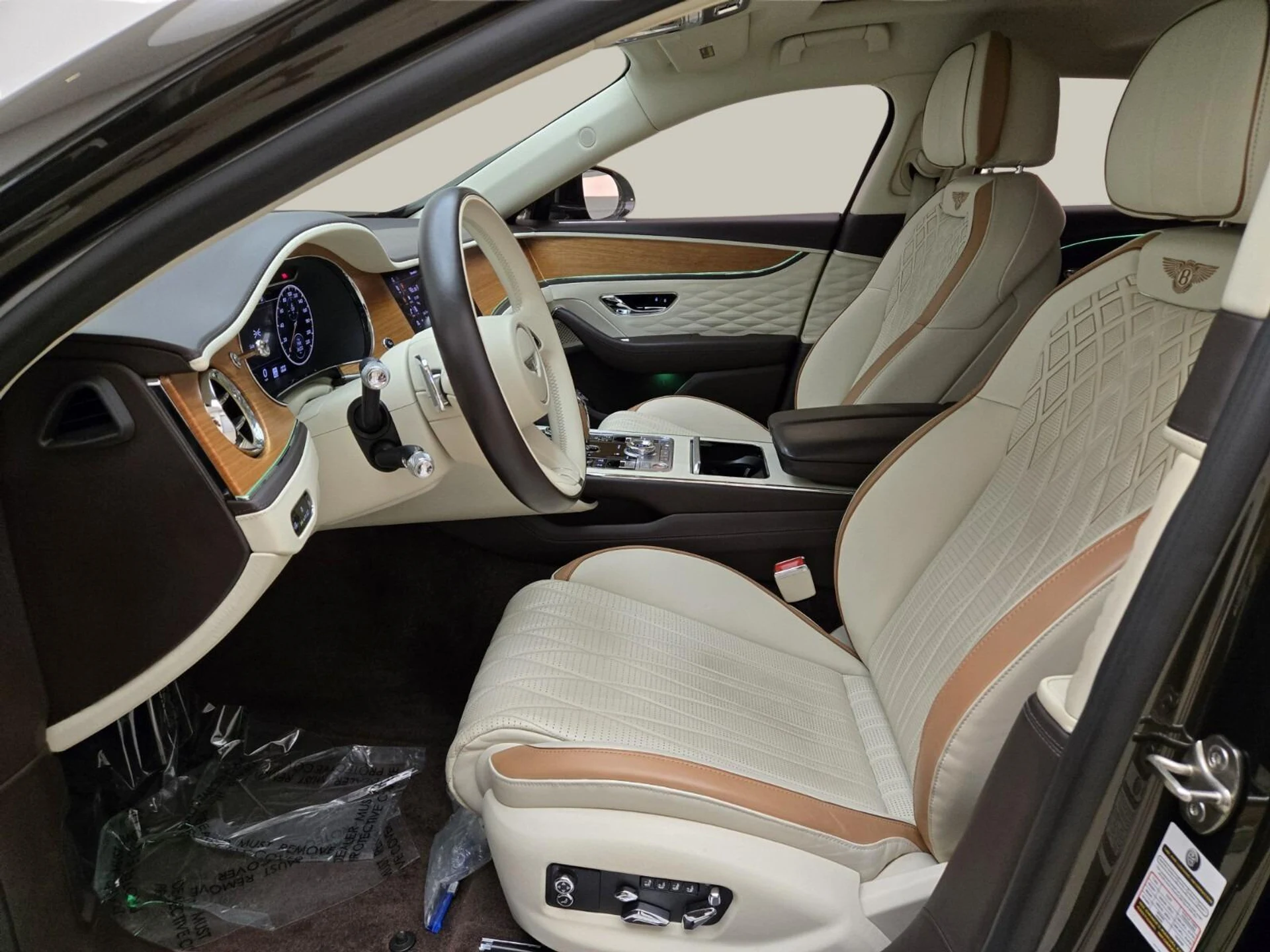 mph016_3472833522_Used_2023_Bentley_Flying_Spur_Hybrid_Odyssean_Edition_1777355024_7935b04937