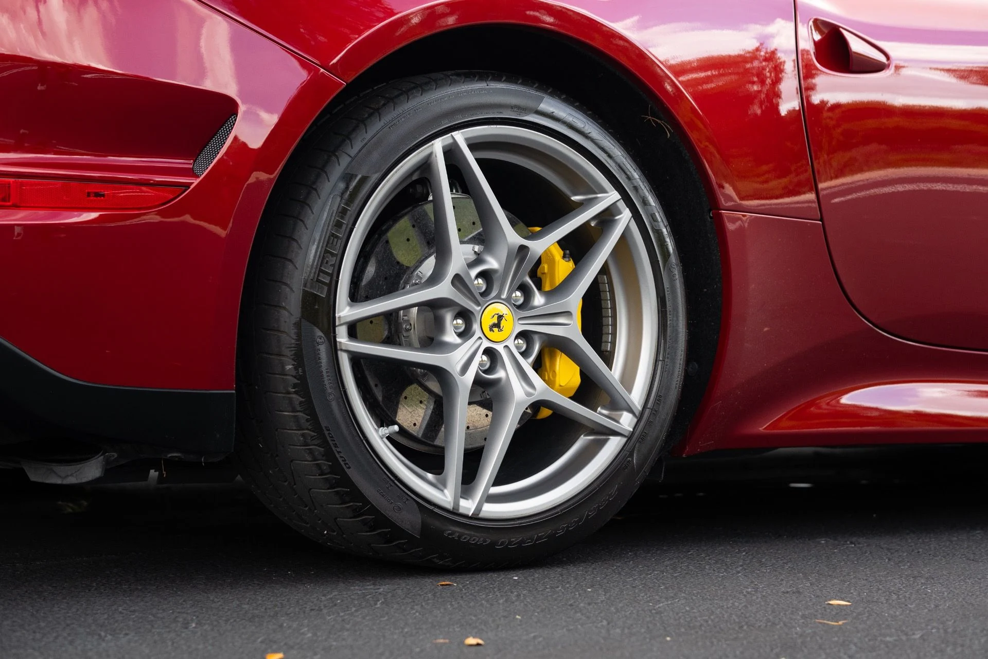 mph016_3489490443_Used_2015_Ferrari_California_T_1773337239_0b7e627c8b