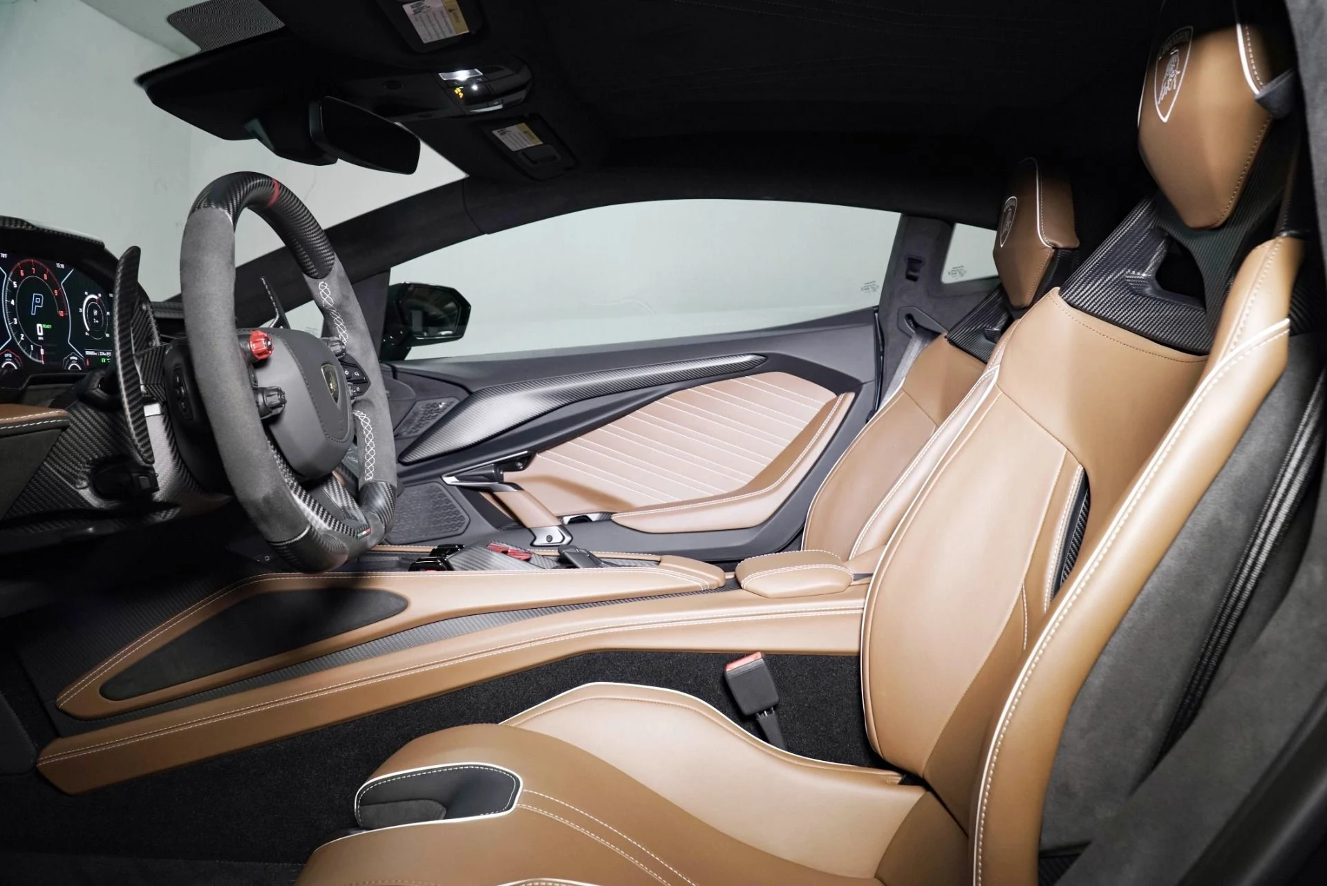 mph016_3490975475_Used_2025_Lamborghini_Revuelto_1783106946_31e46b3a5f