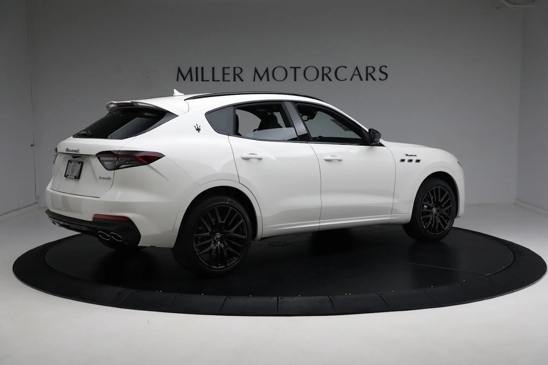 mph016_34934467_New_2024_Maserati_Levante_Modena_Ultima_7b8d89e0fd