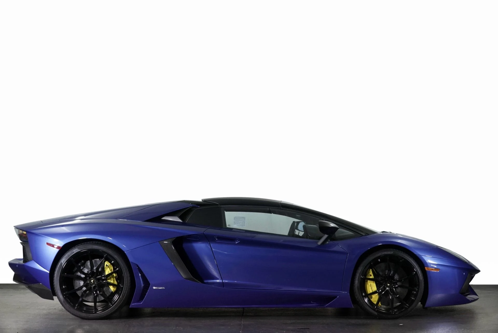 mph016_3496136679_Used_2016_Lamborghini_Aventador_LP_700_4_1767895159_8cb67d52a9