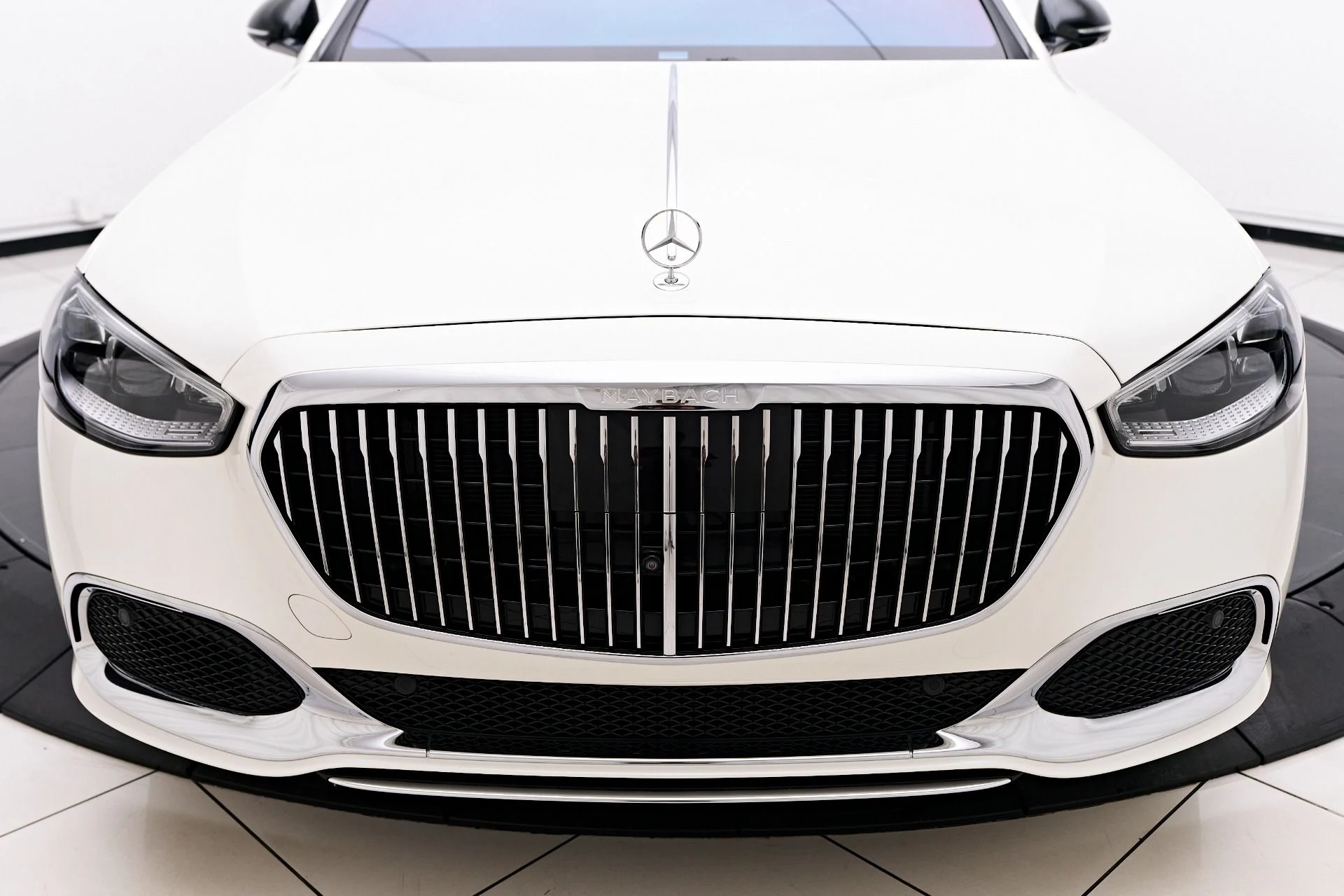 mph016_3506788142_Used_2022_Mercedes_Benz_S_Class_Maybach_S_580_1756343346_4695fbdee4
