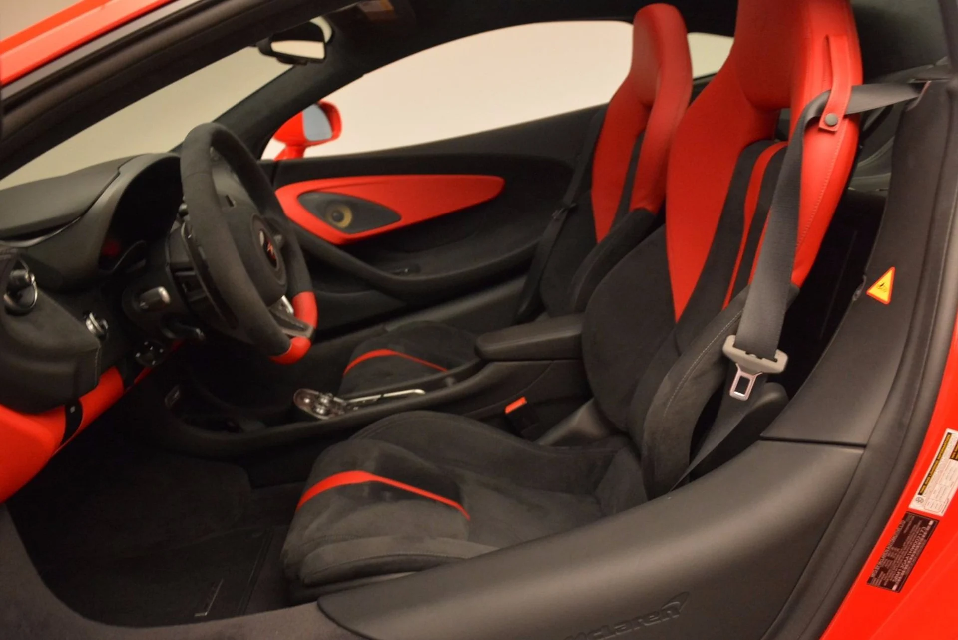 mph016_3507966628_Used_2017_Mc_Laren_570_GT_c05f59da45