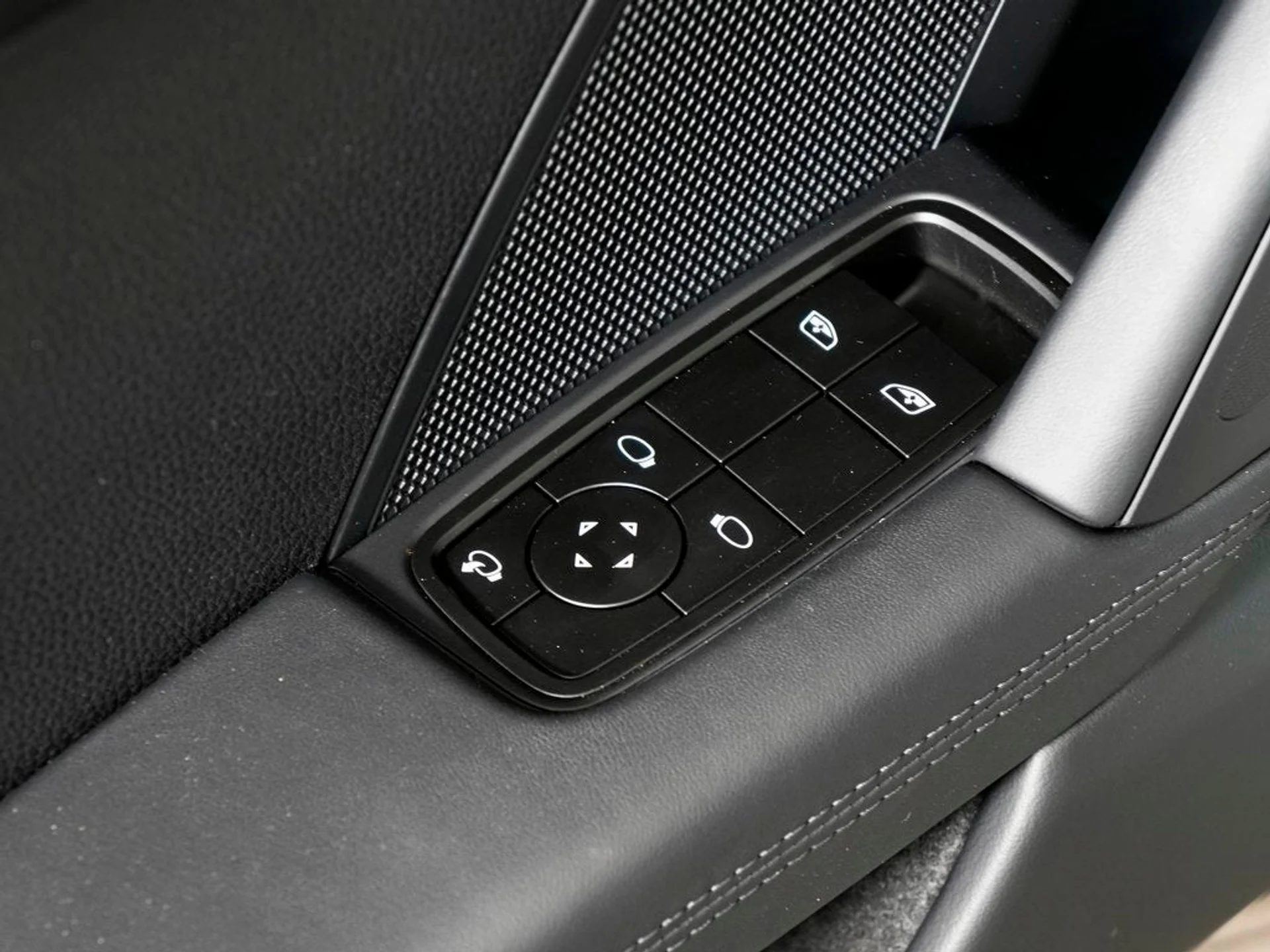 mph016_3508879161_17_78ea063272