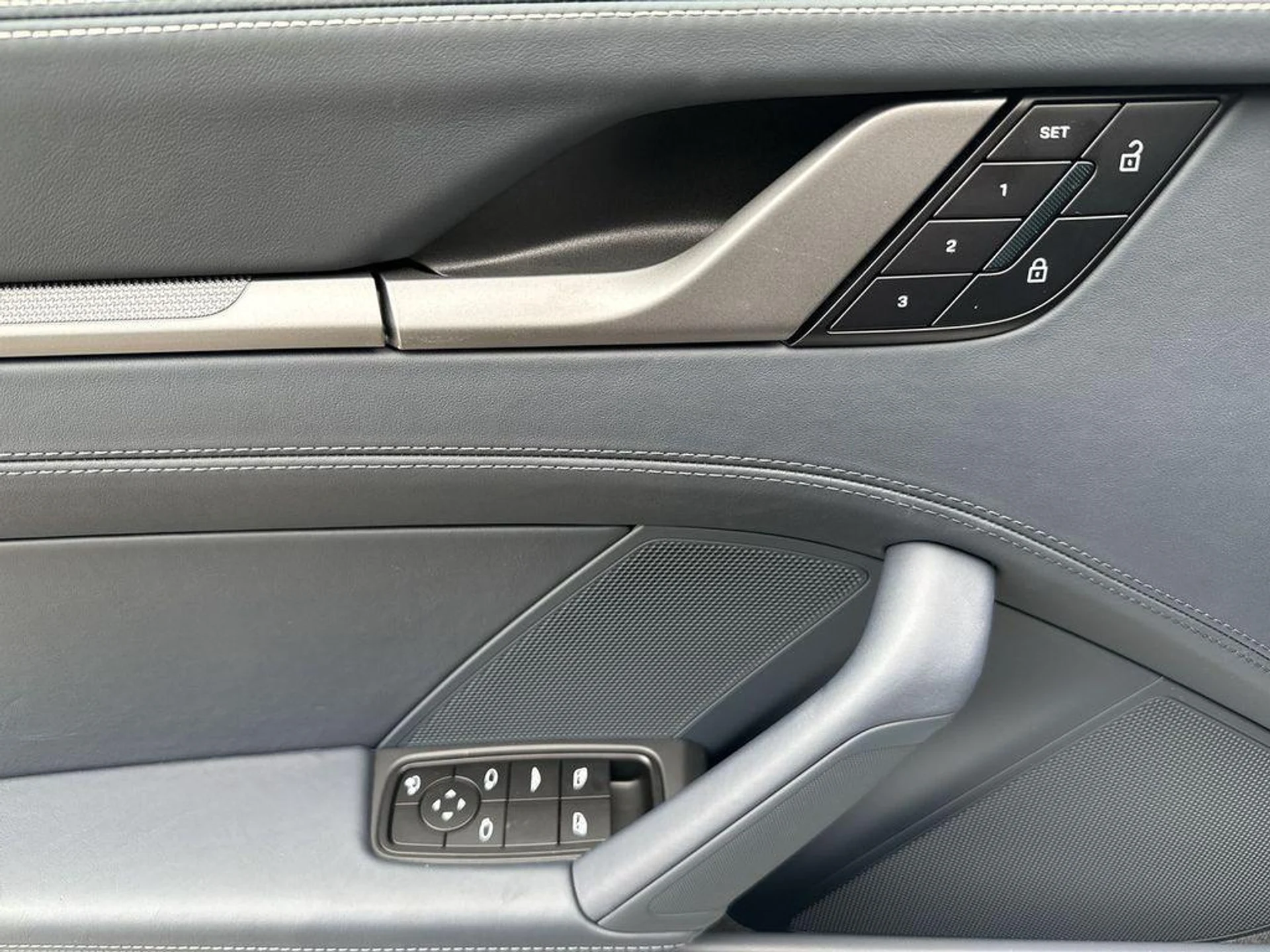 mph016_351368909_W7v_Kuuv_Sj_4_Si_Ysi_PH_Zdj4ymt_XU_77acf1c8f0