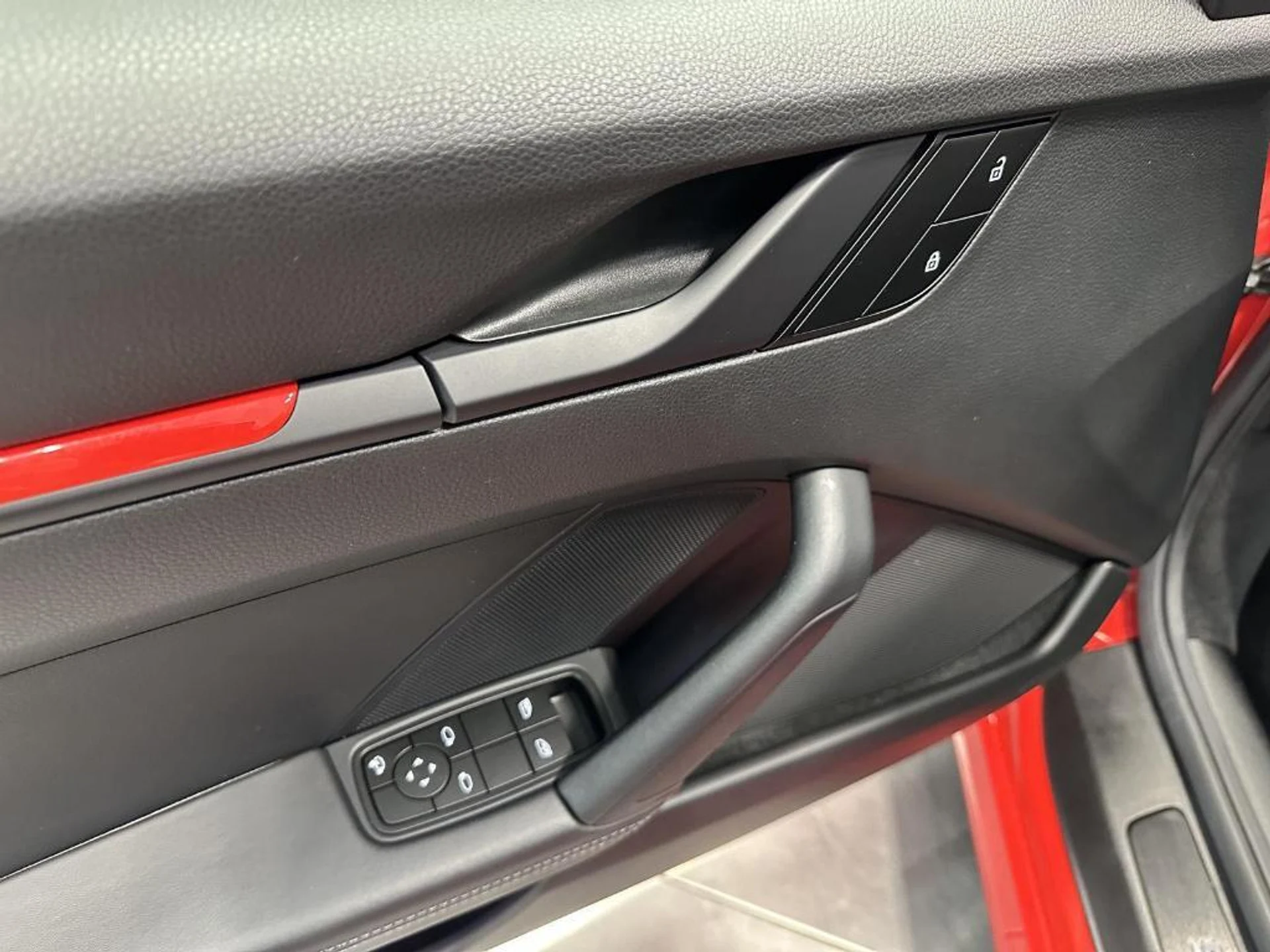 mph016_3516014894_ghc_L_Yc15u_Gw_S460_P4q_HWE_Bw_Po_V4_8a9249dc32