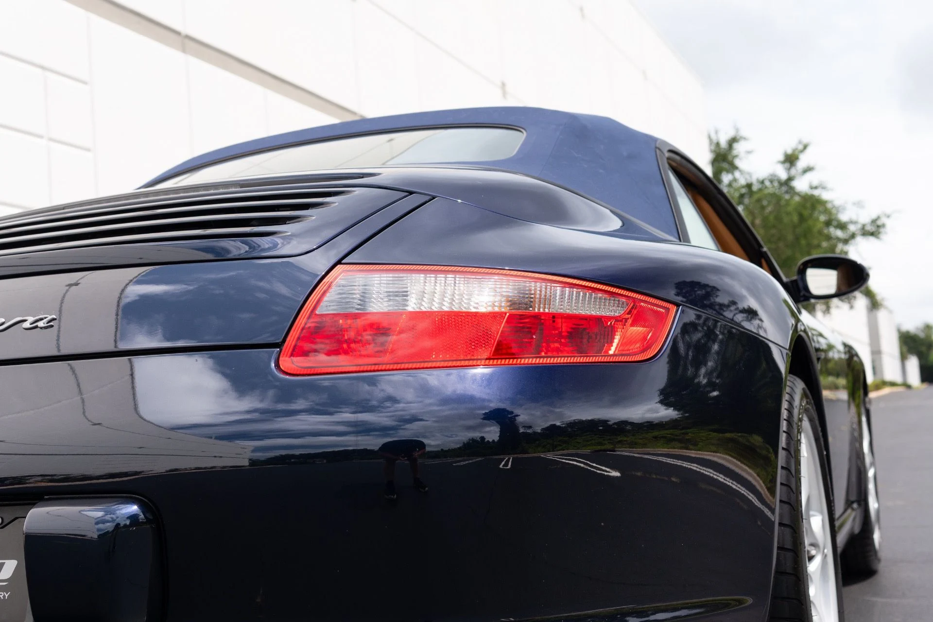 mph016_3521101350_Used_2008_Porsche_911_Carrera_1777990677_9efee83827