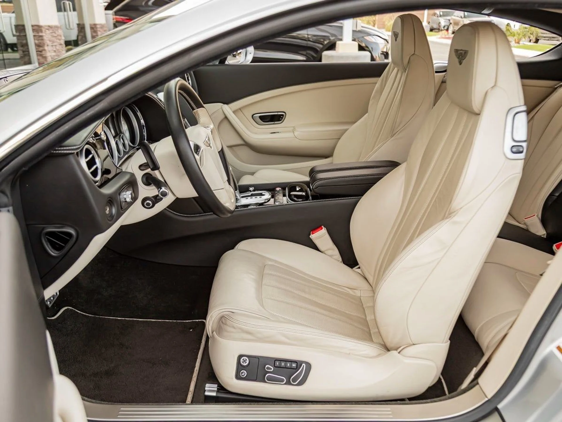 mph016_3524943666_17_9b8b438109