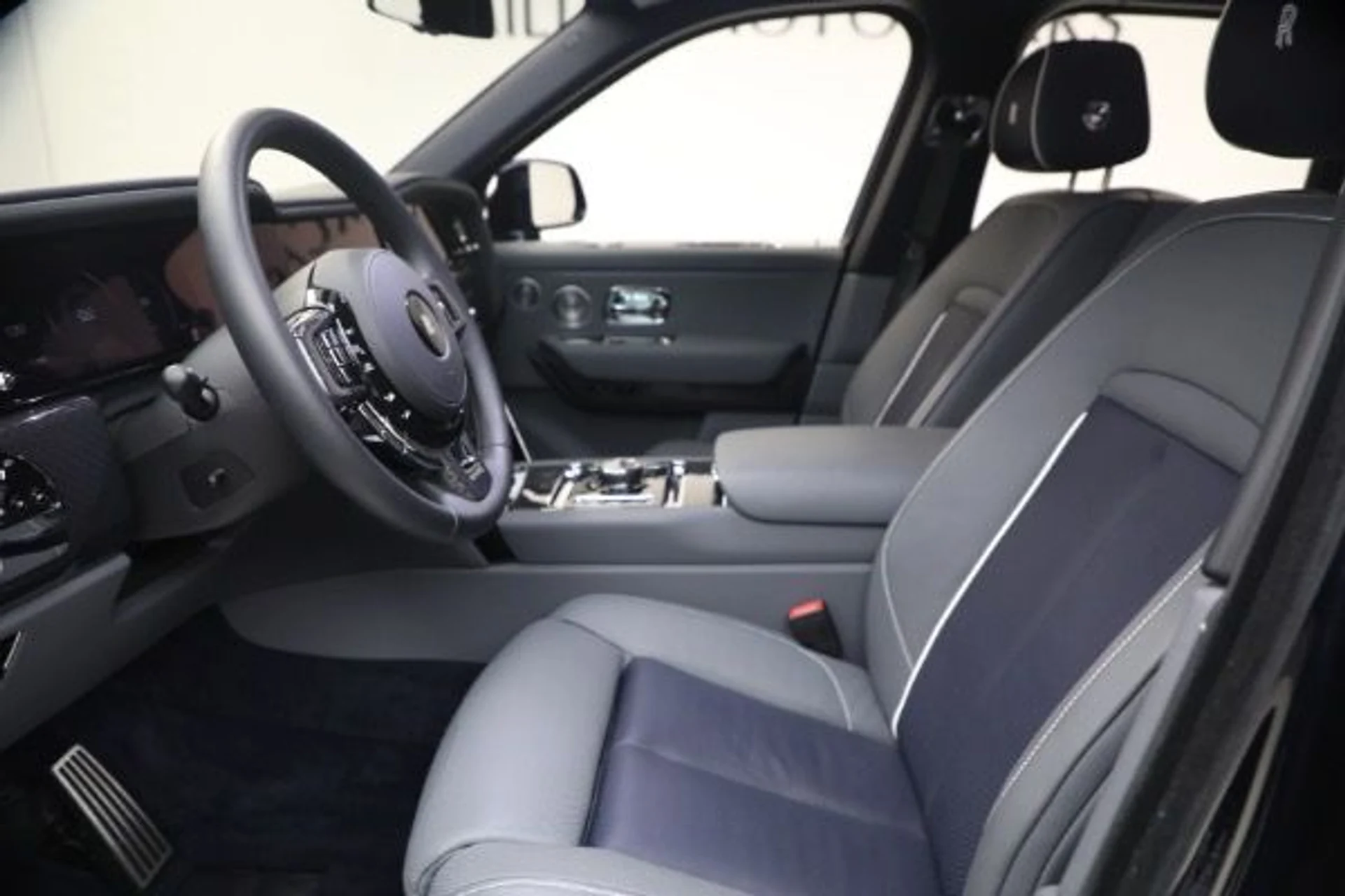 mph016_3525823493_Used_2025_Rolls_Royce_Black_Badge_Cullinan_a114a64d65