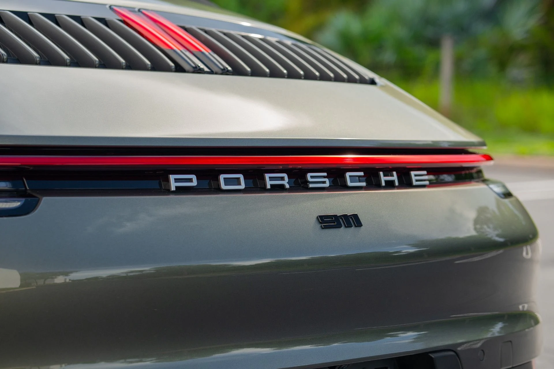 mph016_3528765036_Used_2023_Porsche_911_Carrera_1756439604_b61b93f7b2
