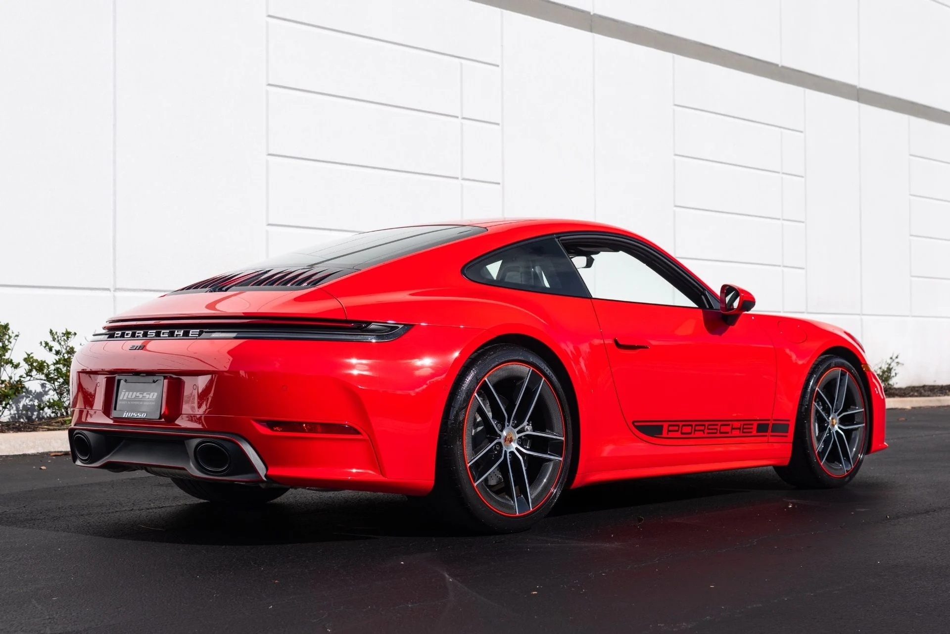 mph016_3529820868_Used_2025_Porsche_911_Carrera_1779505950_da46846bab