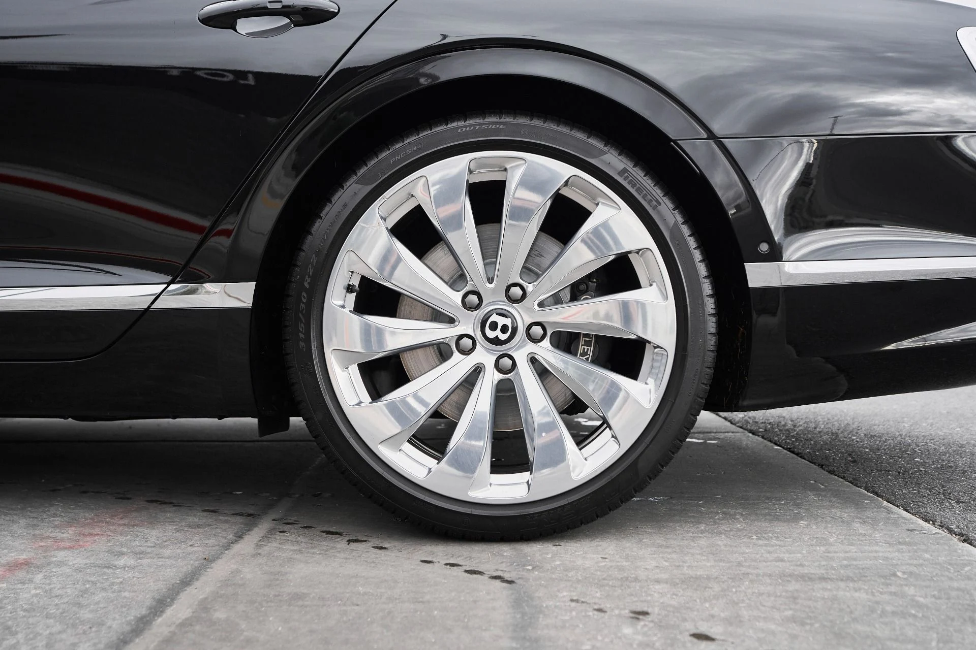 mph016_3539710273_Used_2022_Bentley_Flying_Spur_V8_1763502783_db4f8f161c