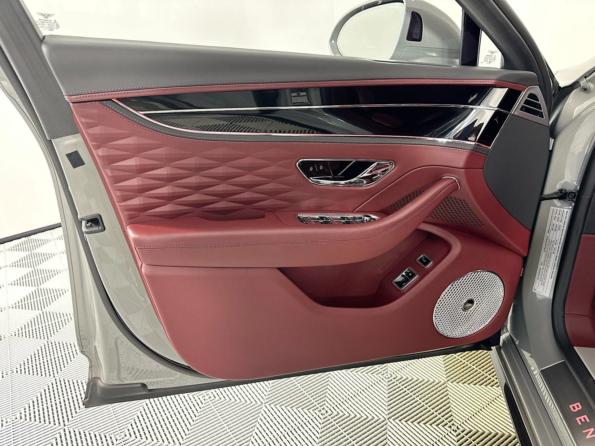 mph016_3541777229_17_3c2c48b55d