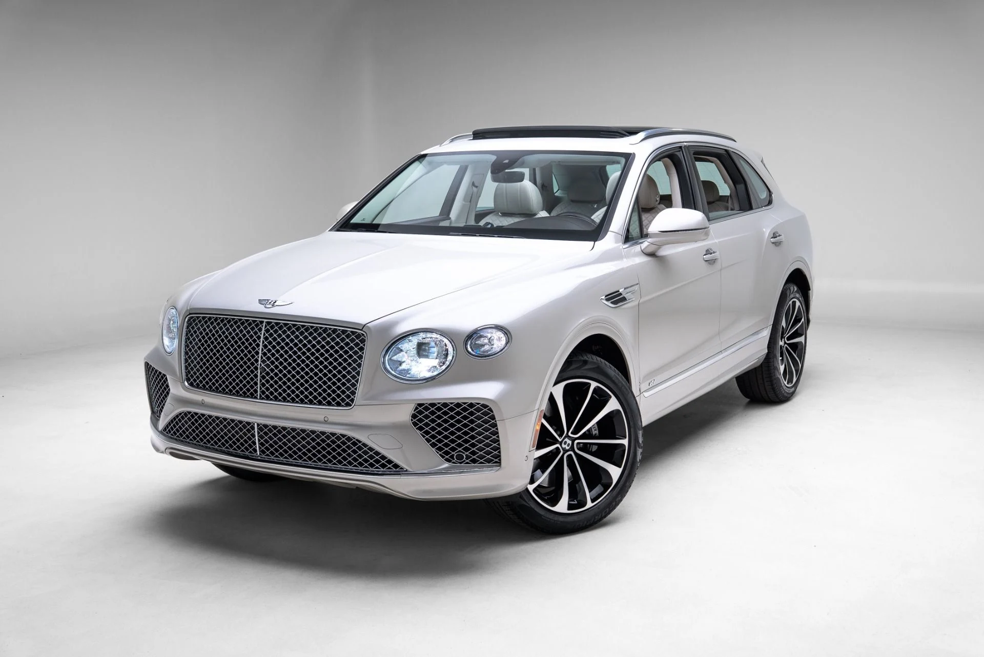 mph016_3547481702_Used_2021_Bentley_Bentayga_V8_1774990523_93050f3df9