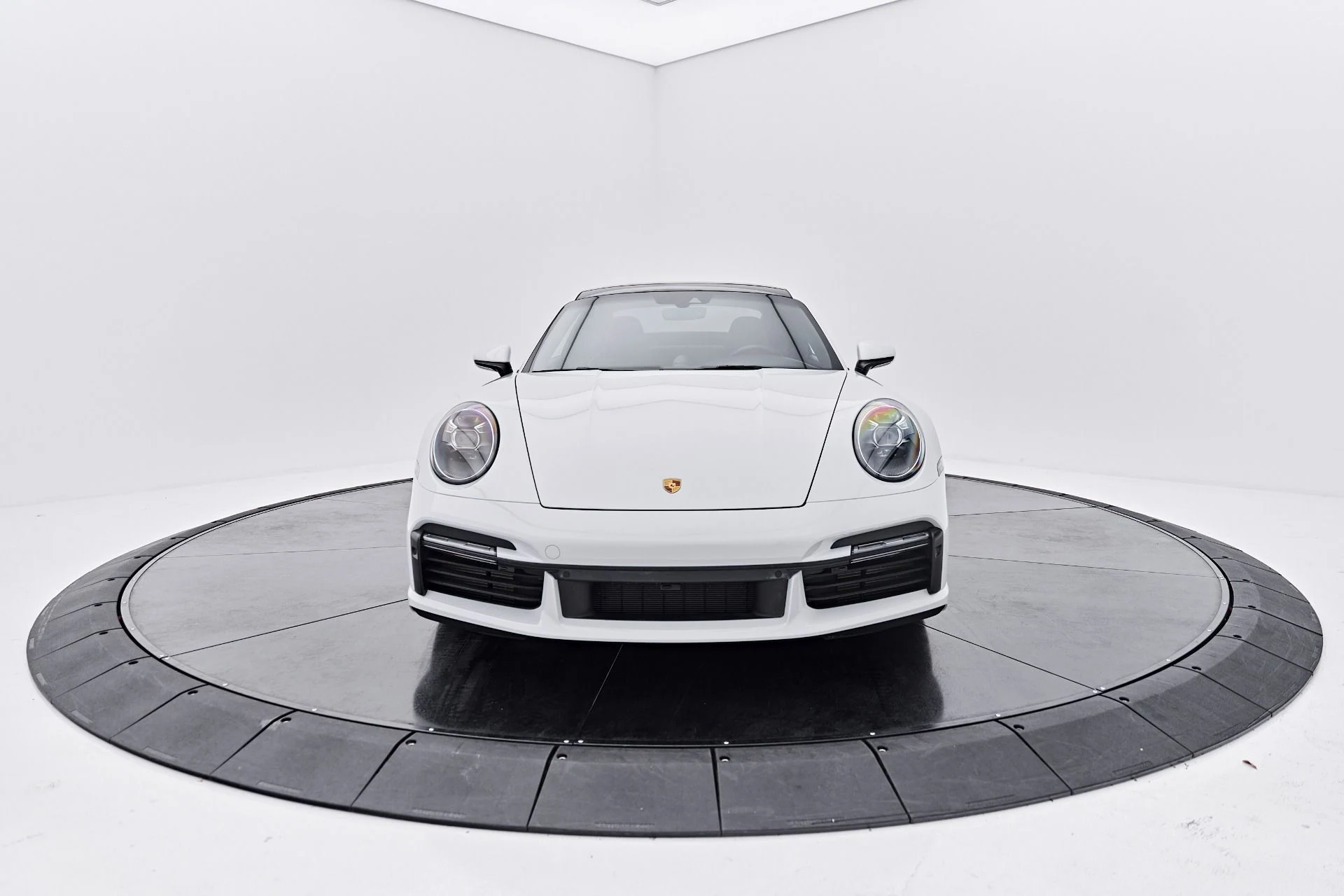 mph016_3552335226_Used_2022_Porsche_911_Turbo_S_1790299716_1af1ef7192
